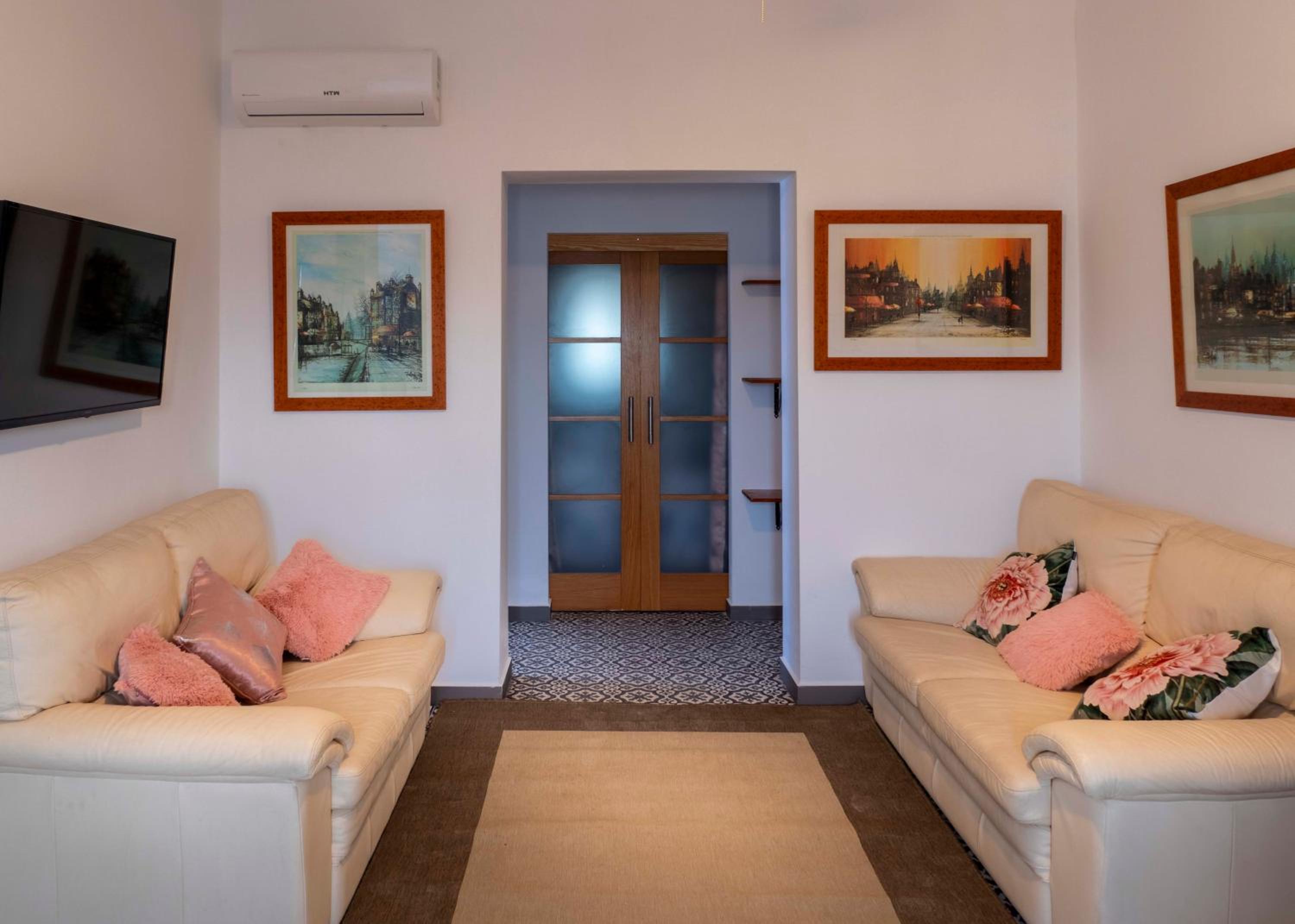Villa with Private Pool photo 3