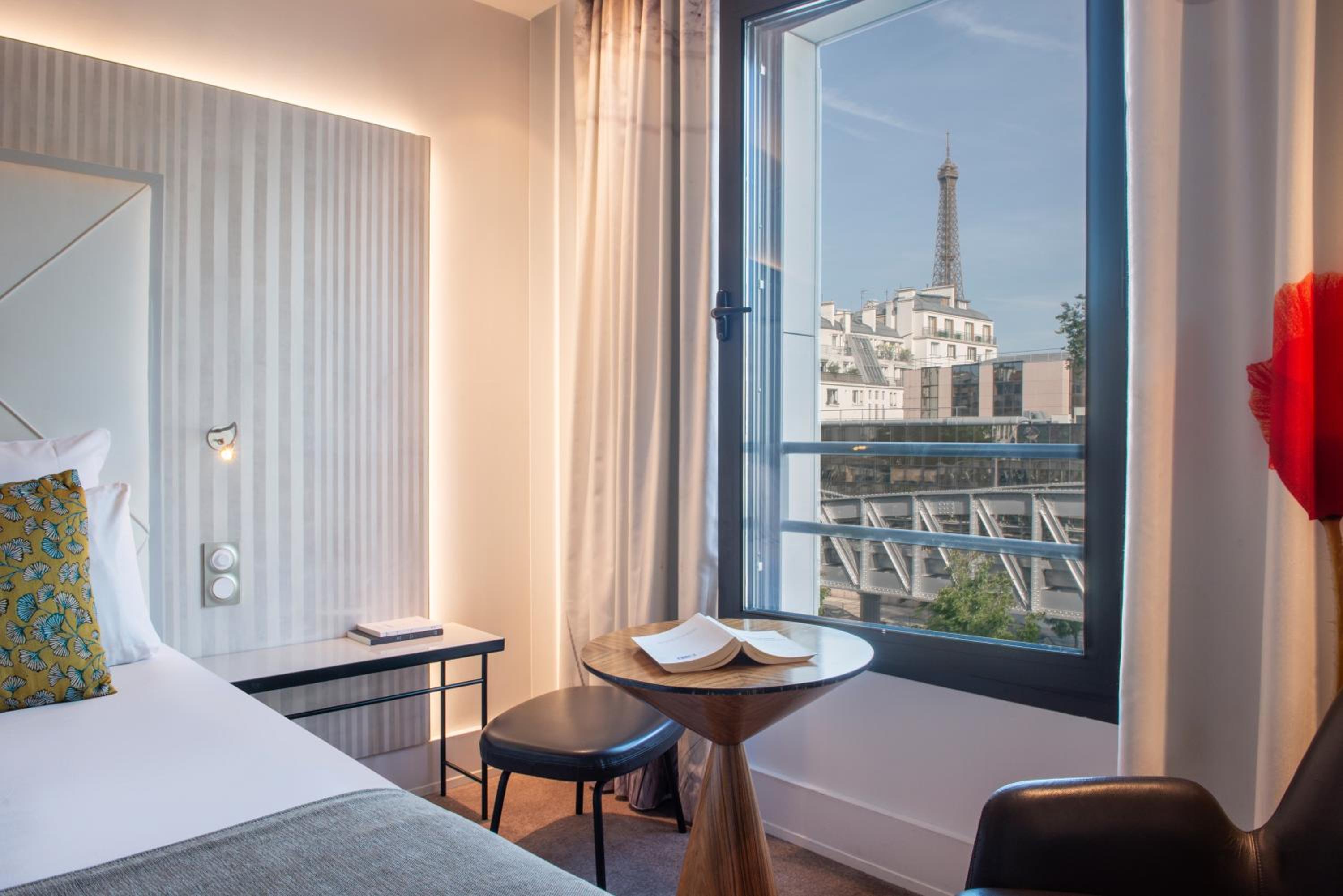 Double Room with Eiffel Tower View – 3rd and 4th floor photo 2