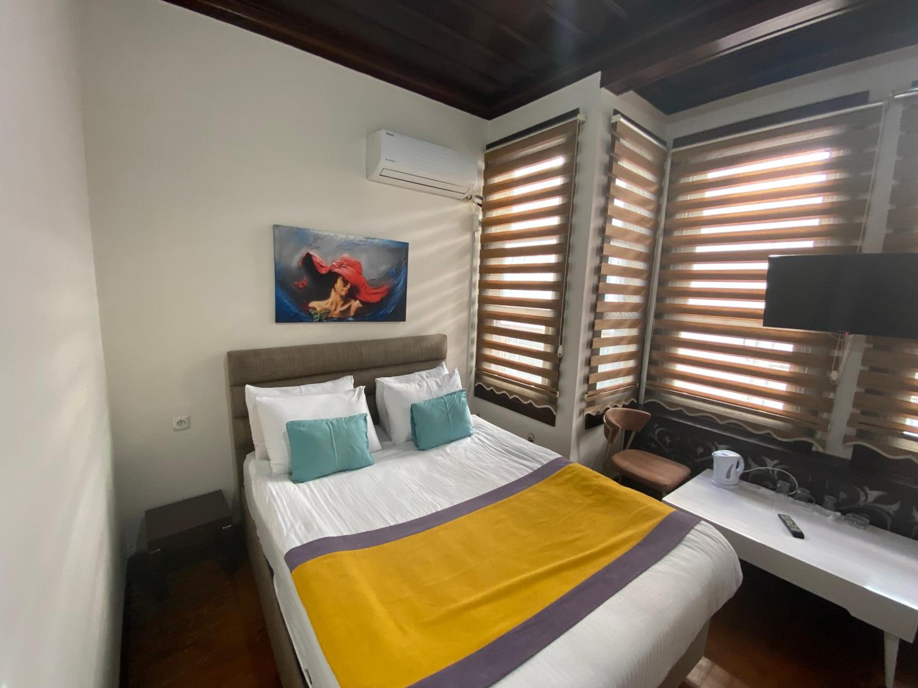 Large Double Room photo 3