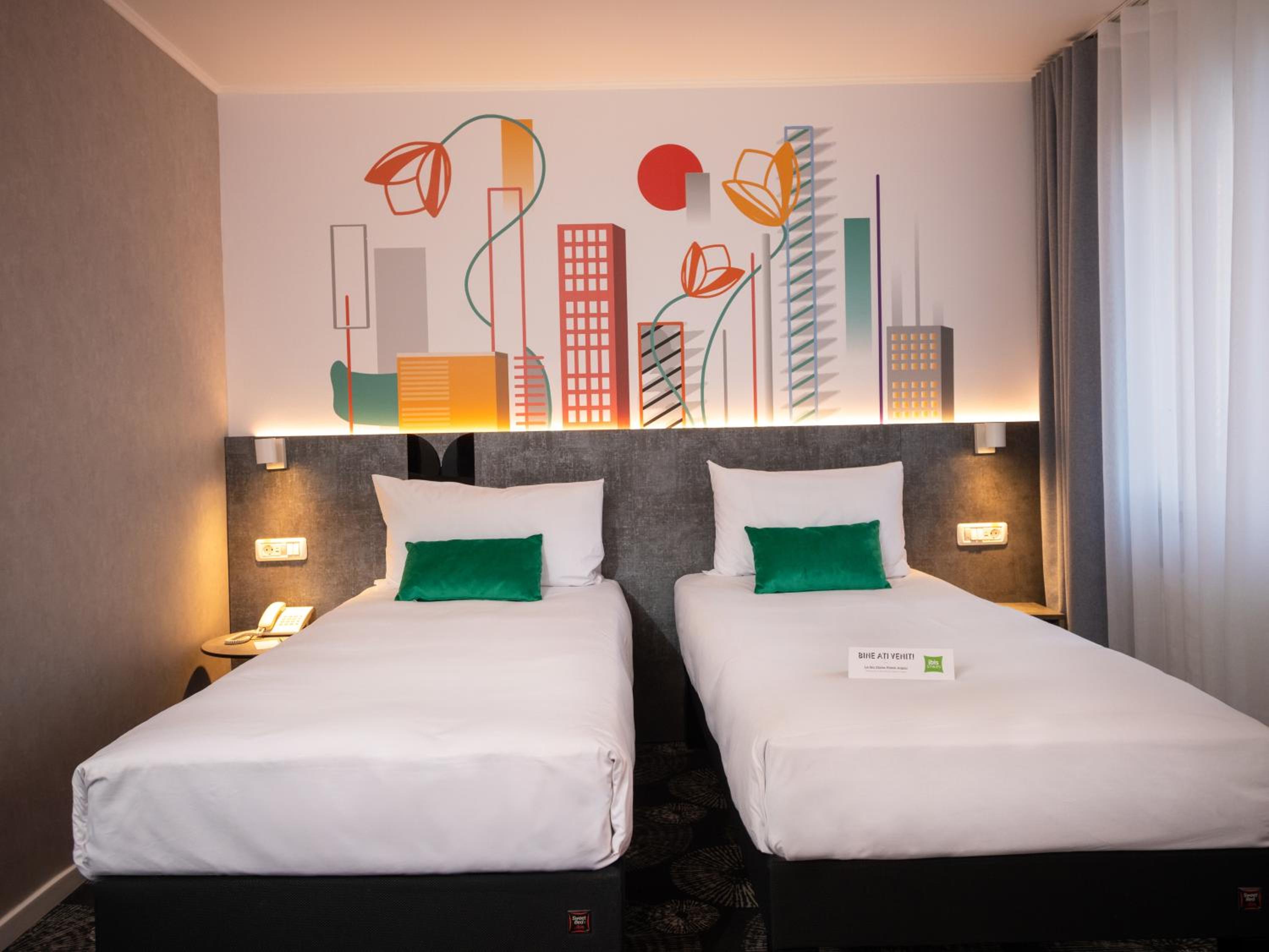 Standard Twin Room with Balcony - Photo 1