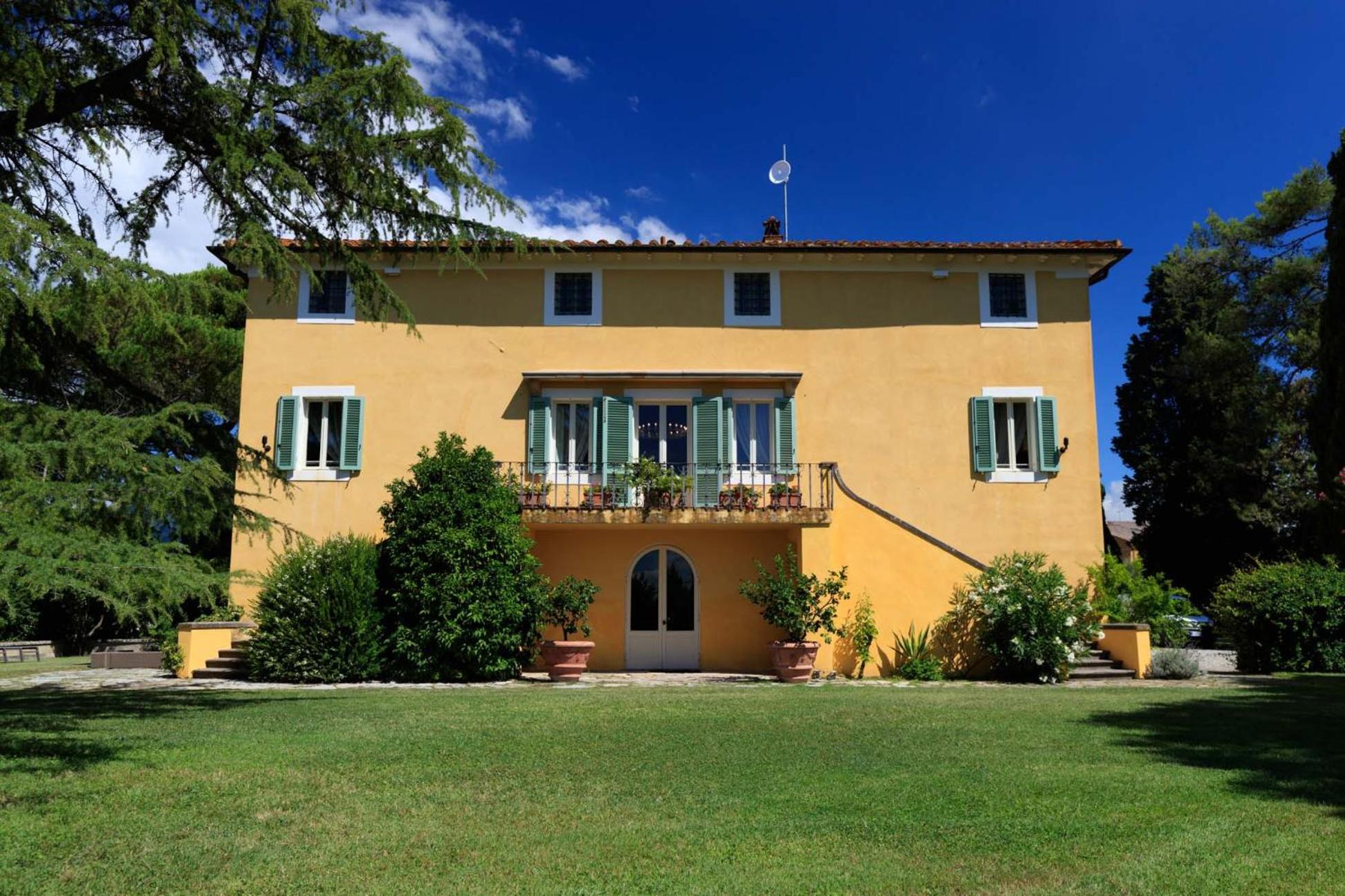 Villa photo 2