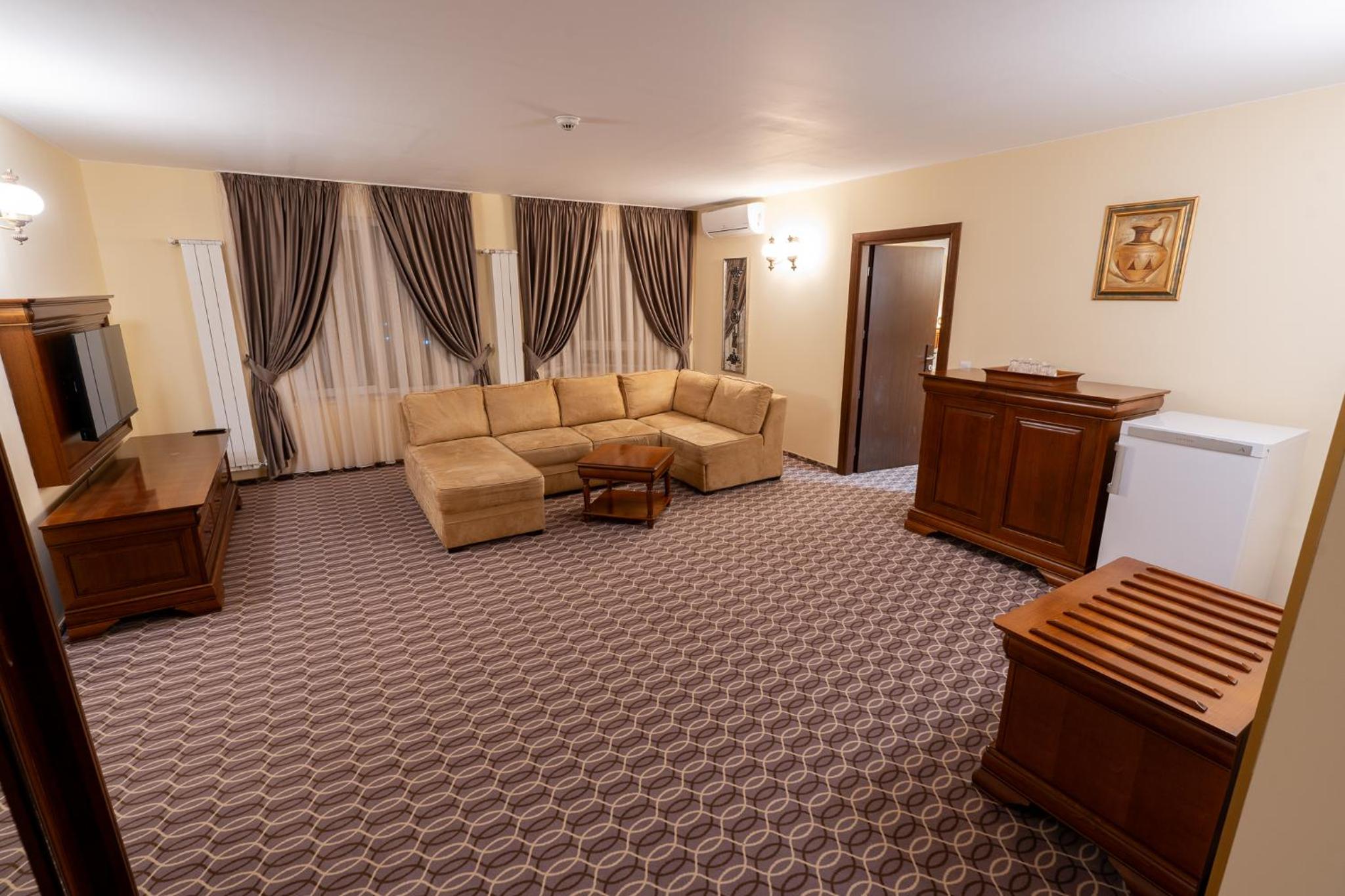 Superior Suite - Photo 2