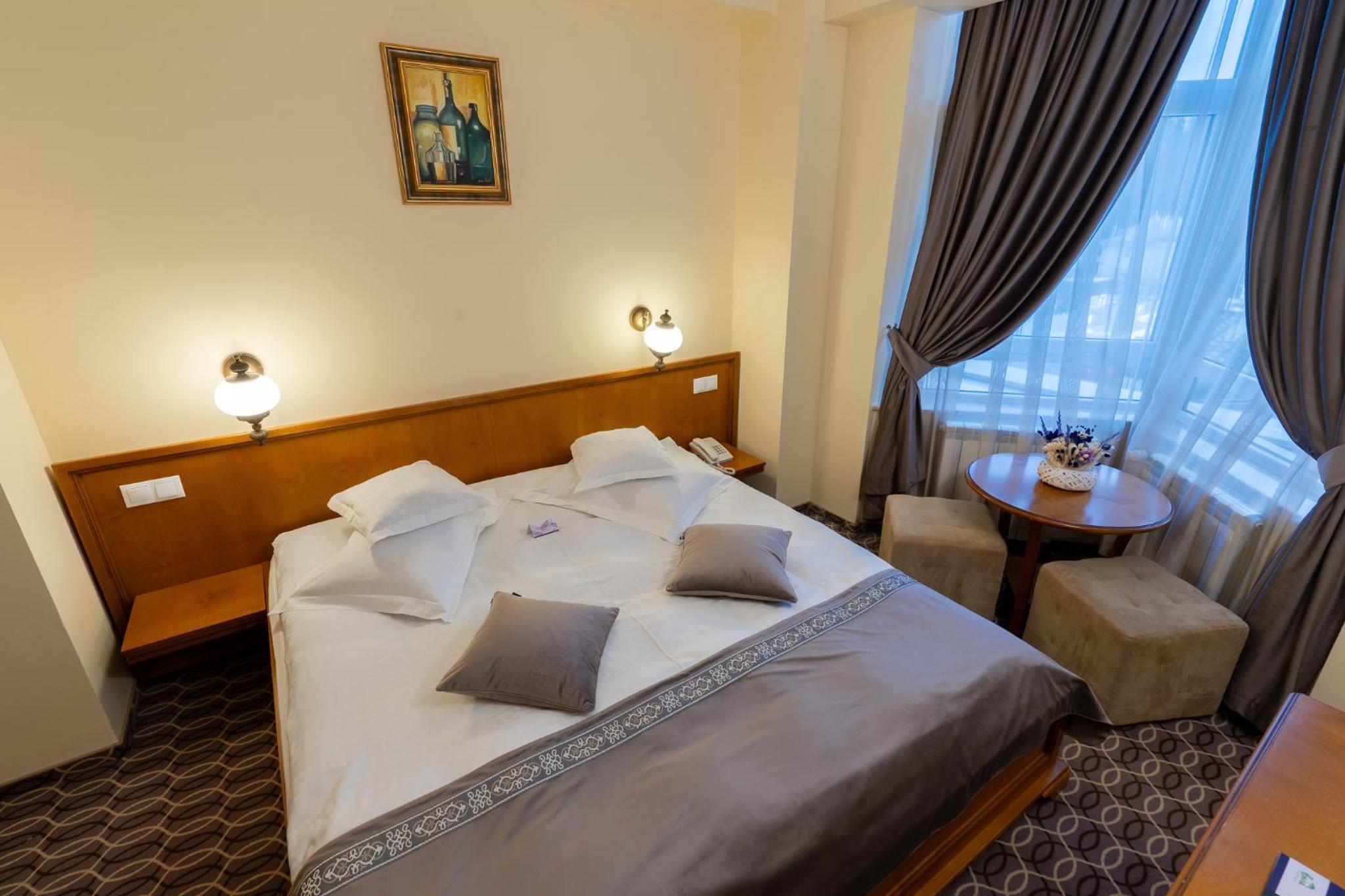 Economy Double Room - Photo 6