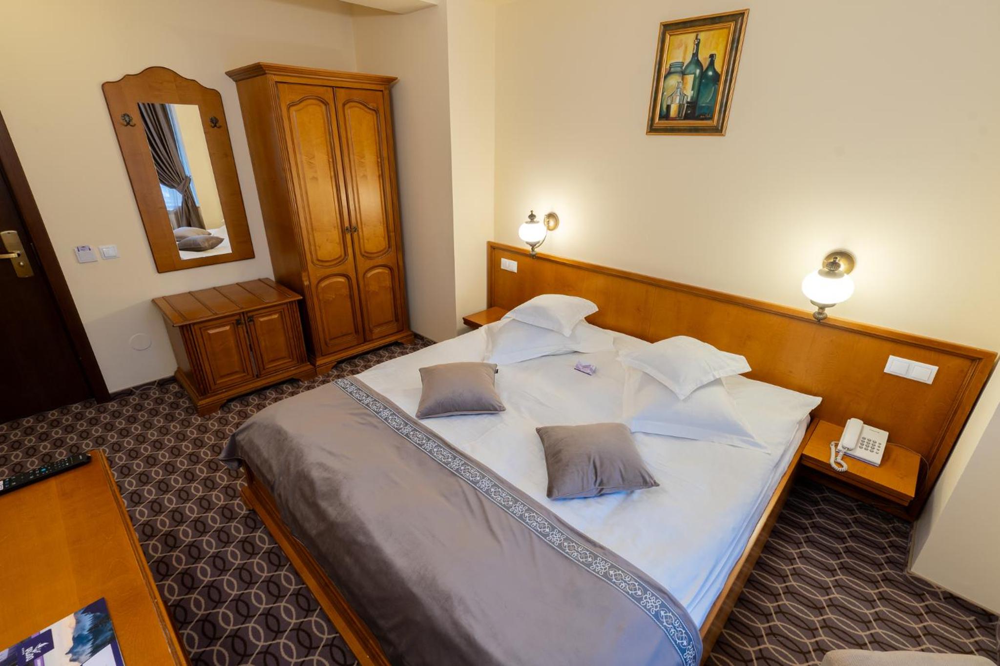 Economy Double Room - Photo 3
