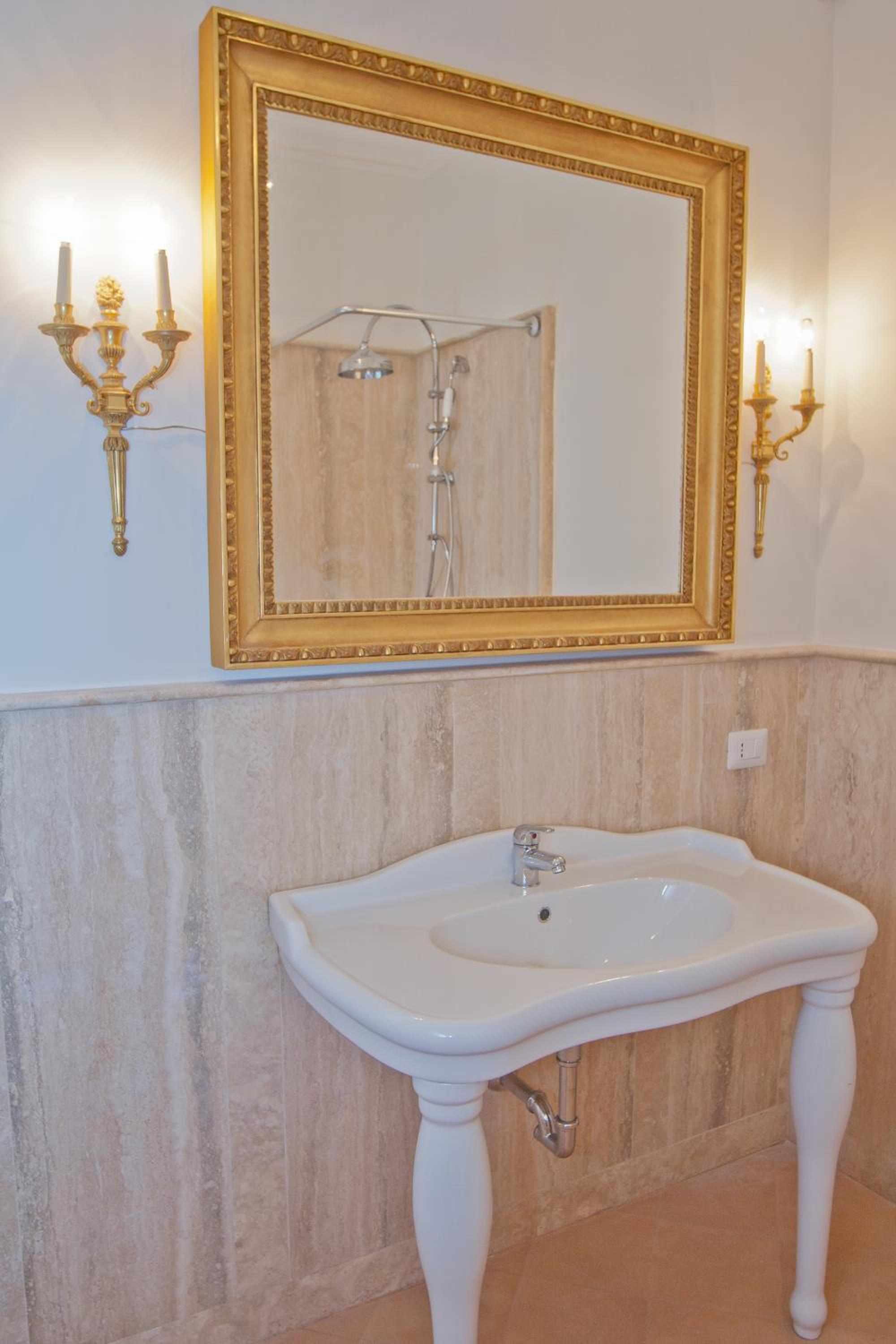 Classic Triple Room photo 2
