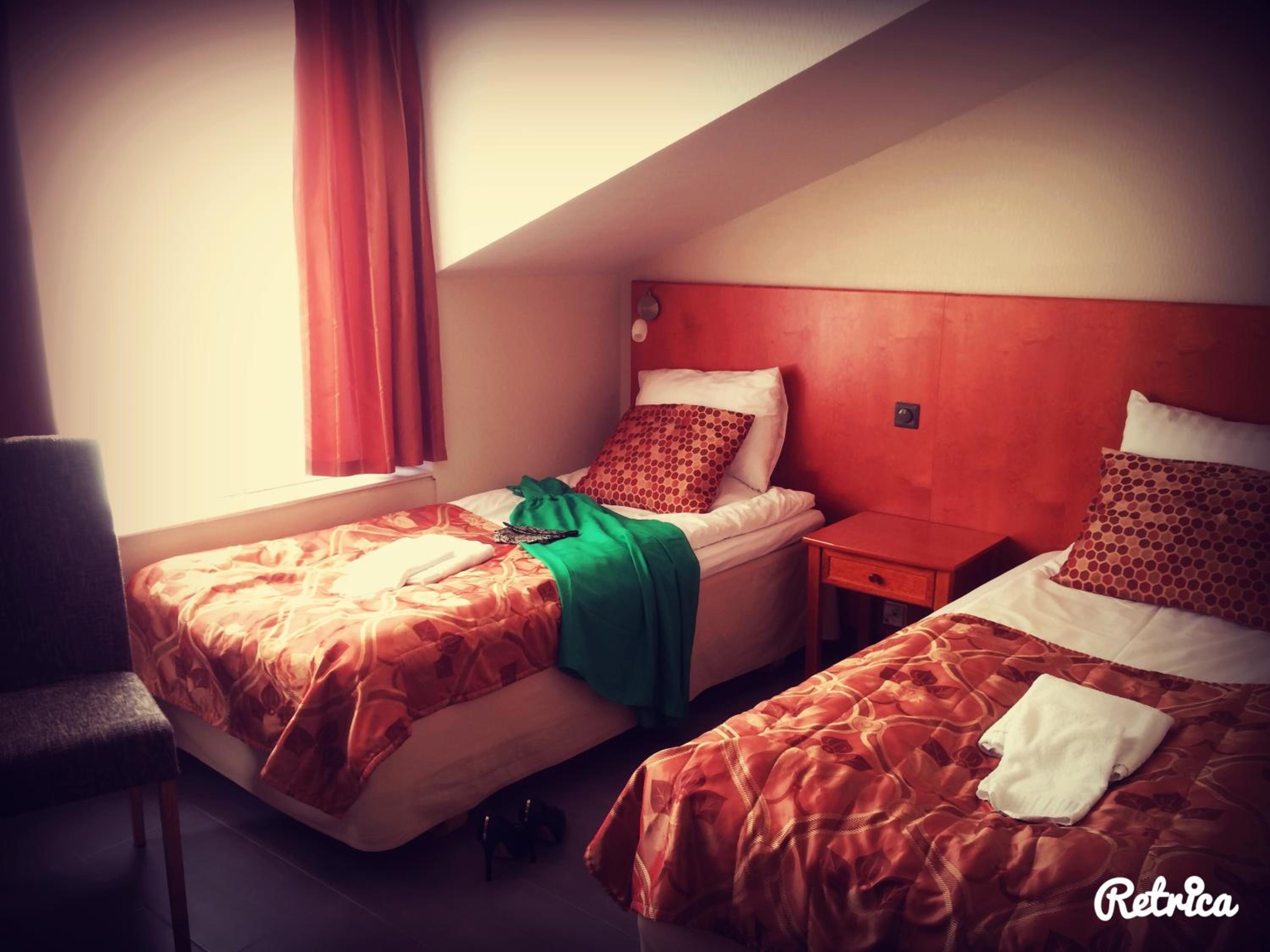 Standard Twin Room - Photo 6