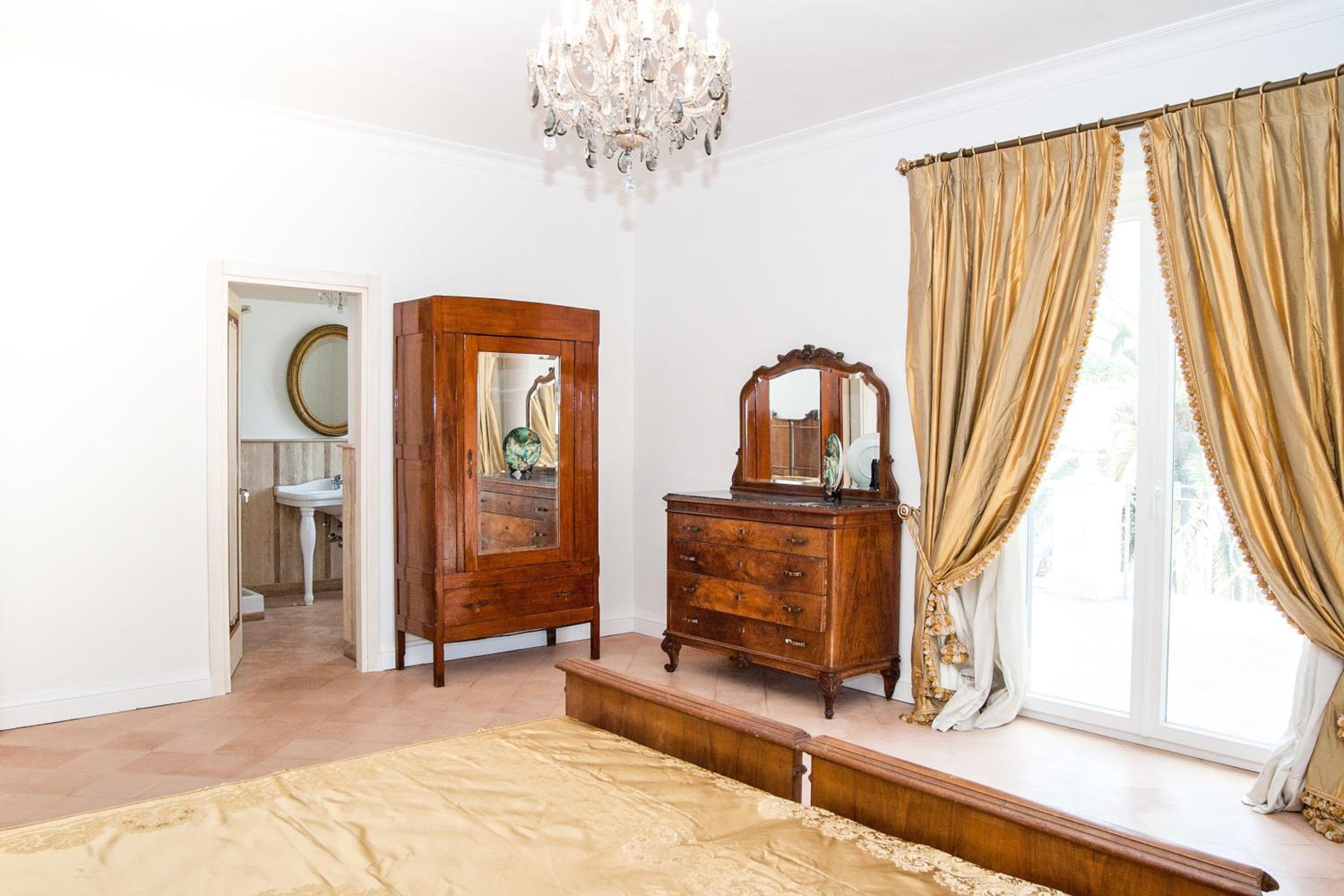 Basic Triple Room photo 2