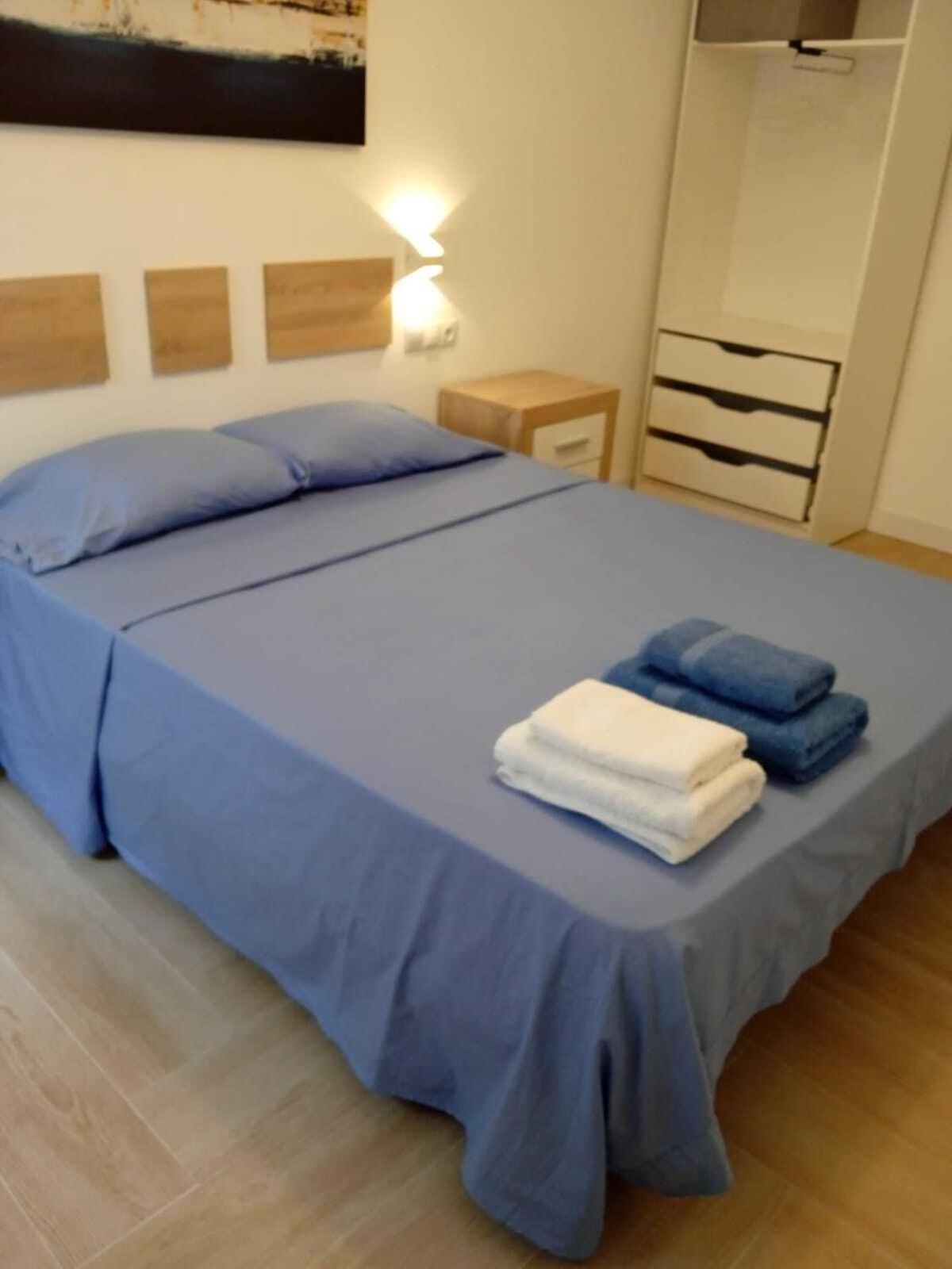 One-Bedroom Apartment photo 2