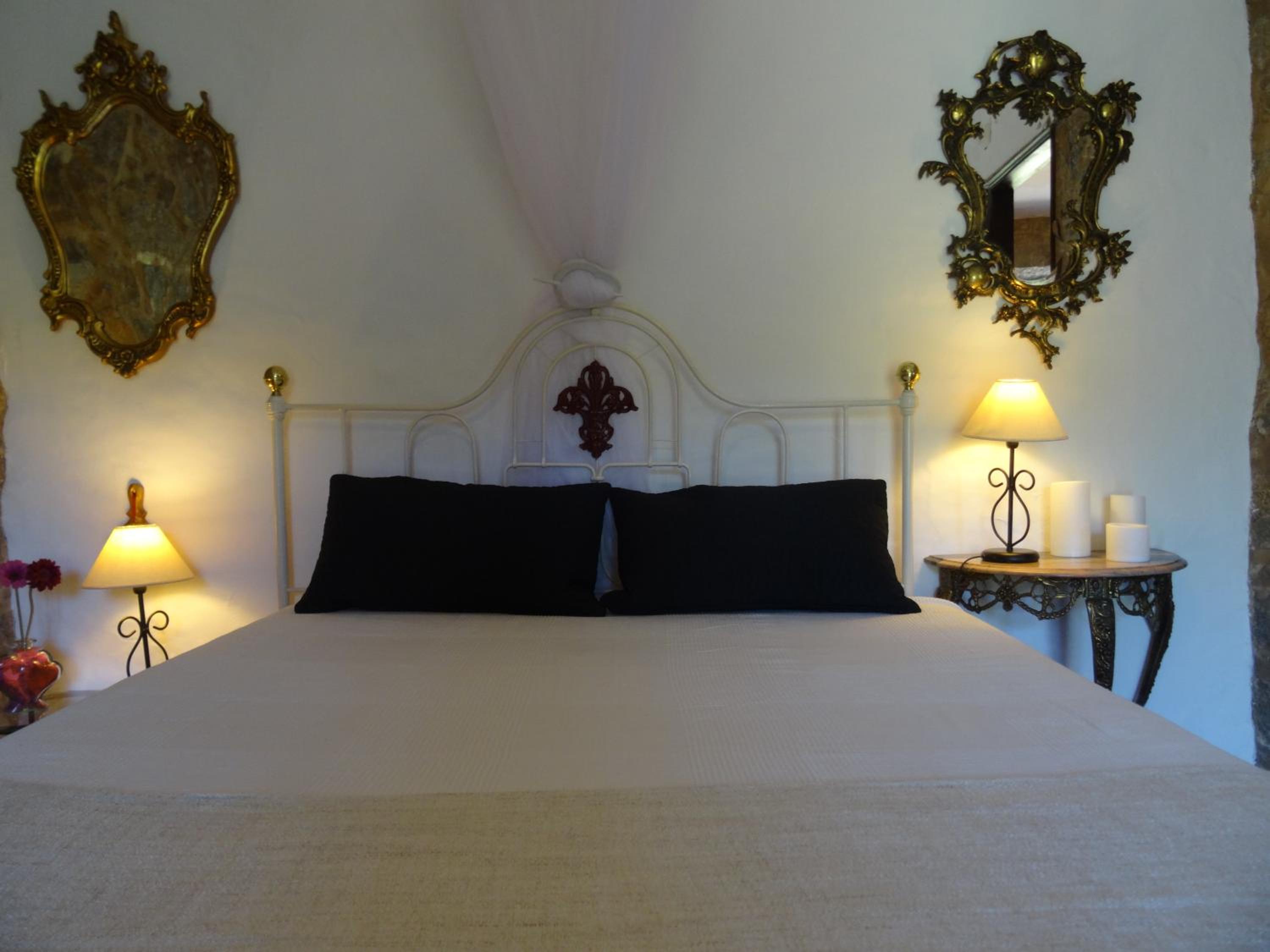 Romantic Room with external Jacuzzi photo 1
