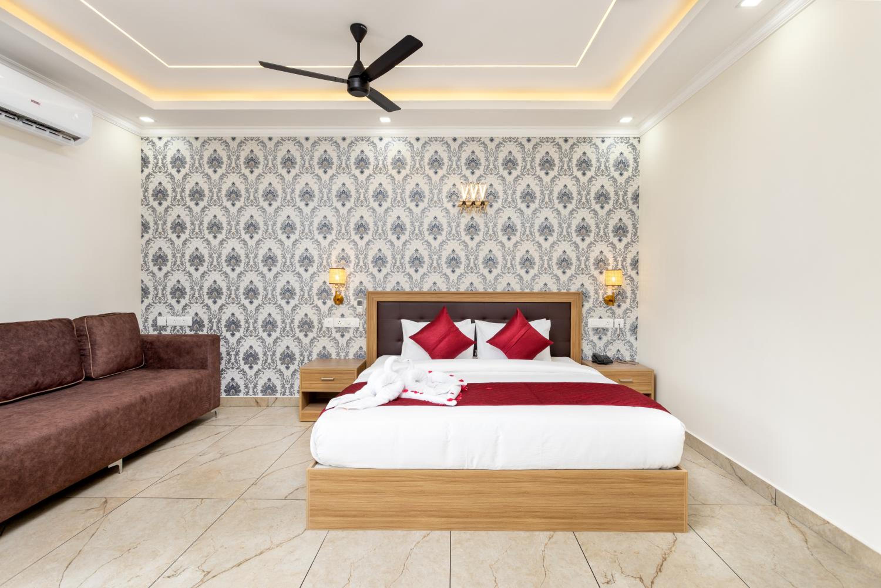Standard King Room photo 1