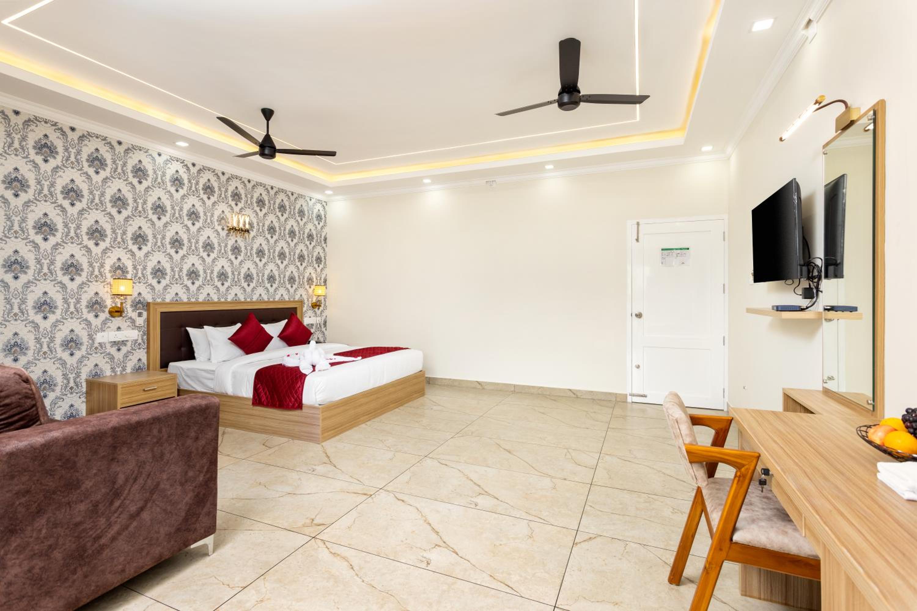 Standard King Room photo 2