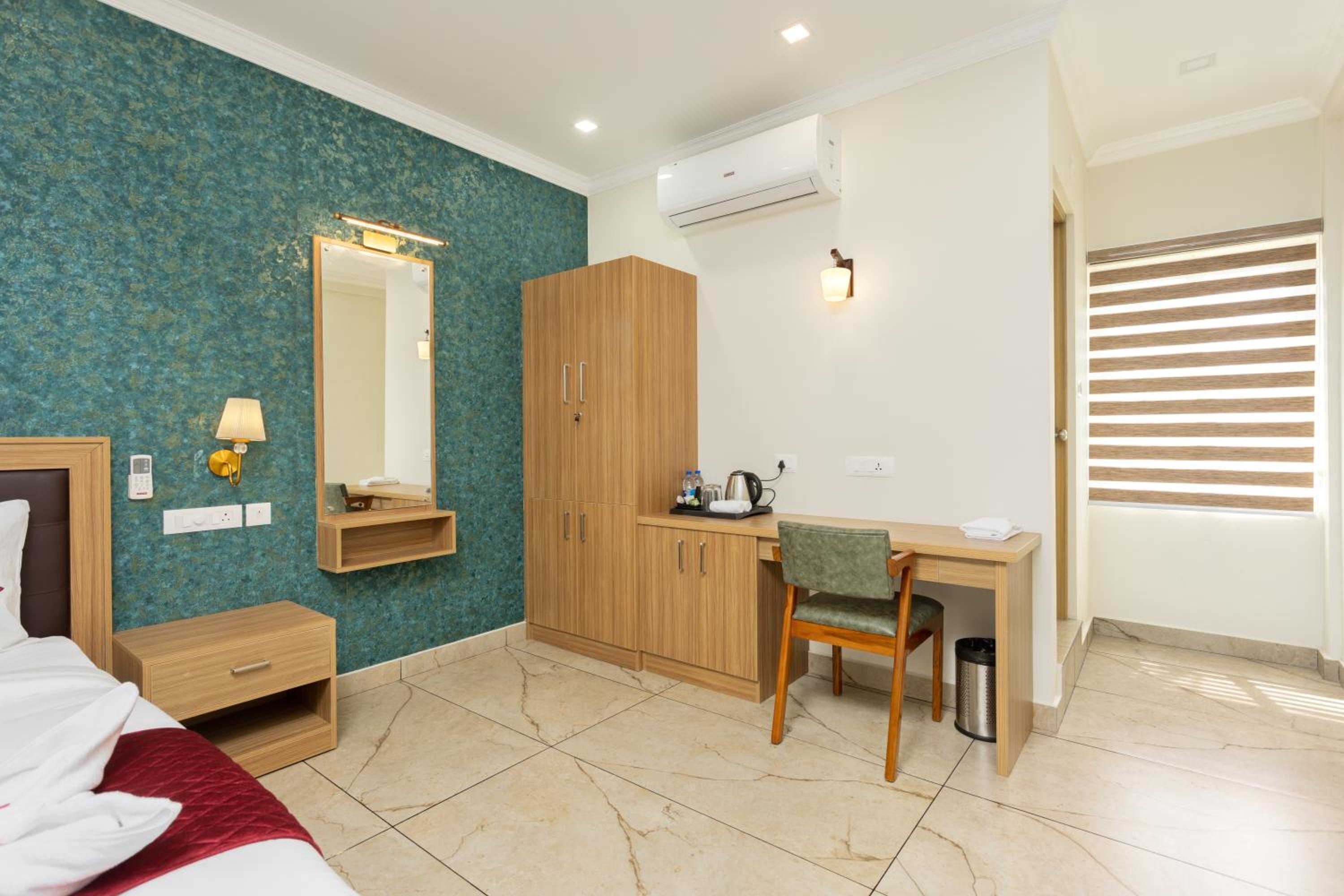 Double Room - Photo 11
