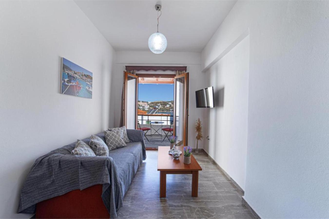 Two-Bedroom House photo 2