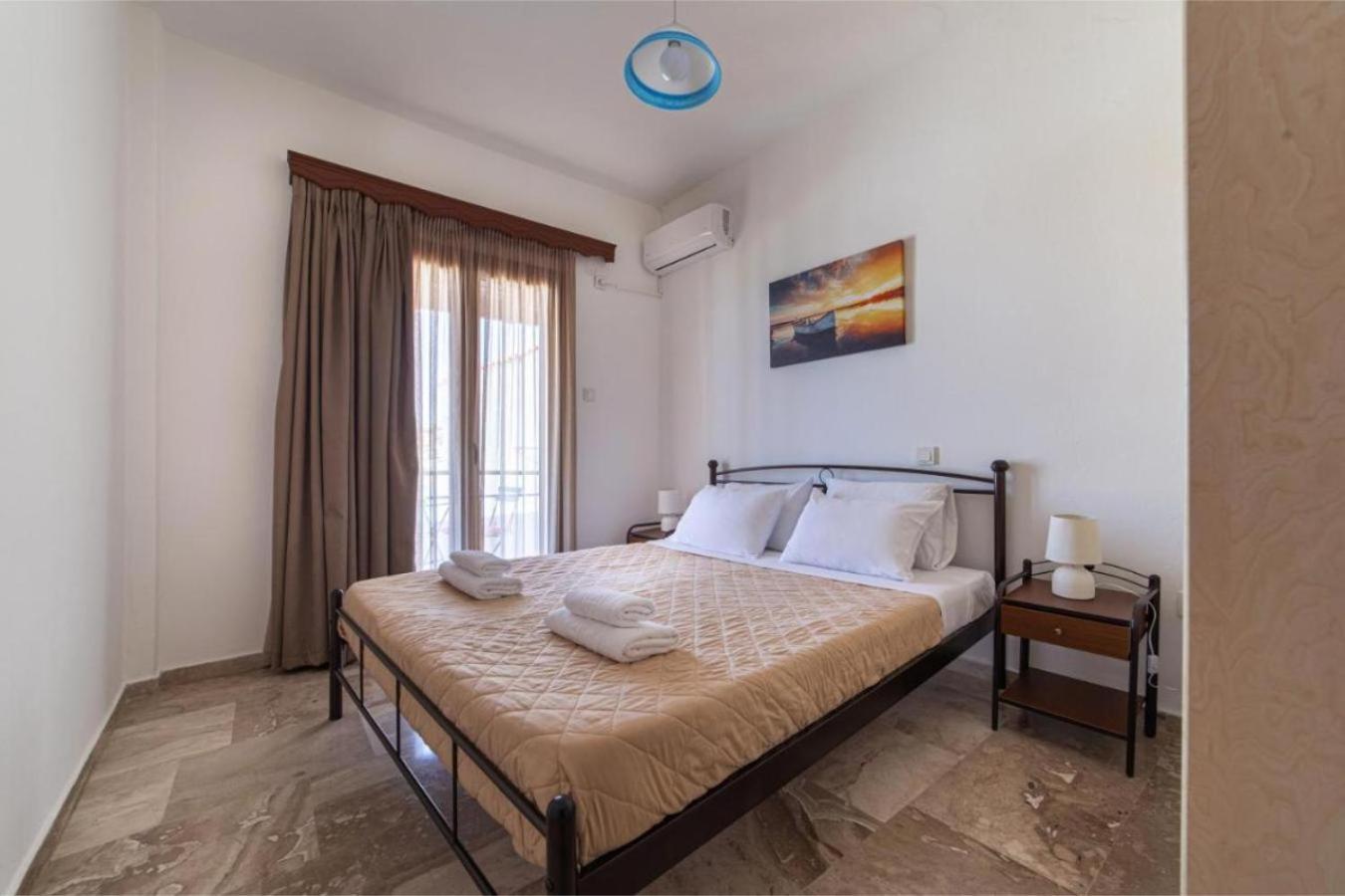 Two-Bedroom House photo 2