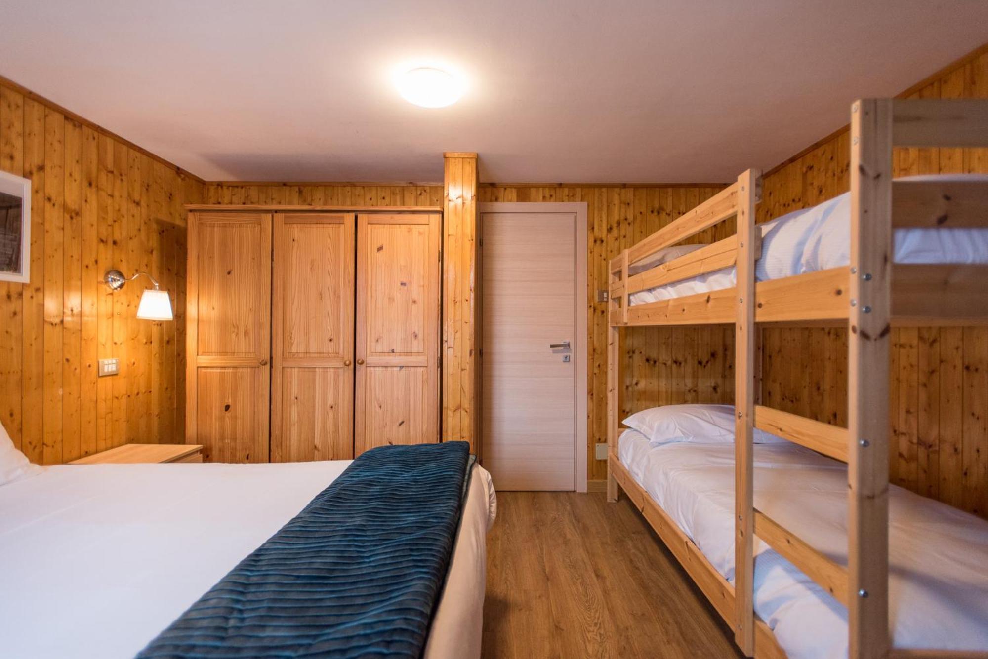 Comfort Quadruple Room with Balcony - Photo 1