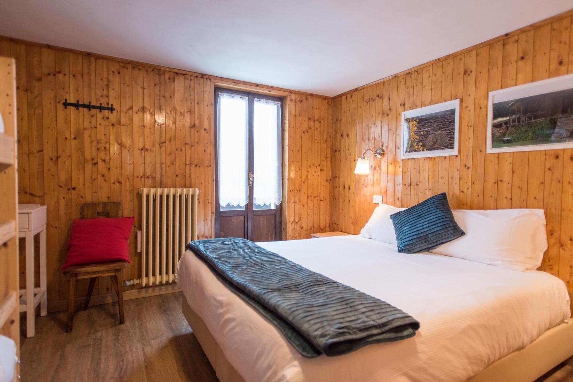 Comfort Quadruple Room with Balcony - Photo 2