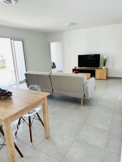 Three-Bedroom Villa photo 1