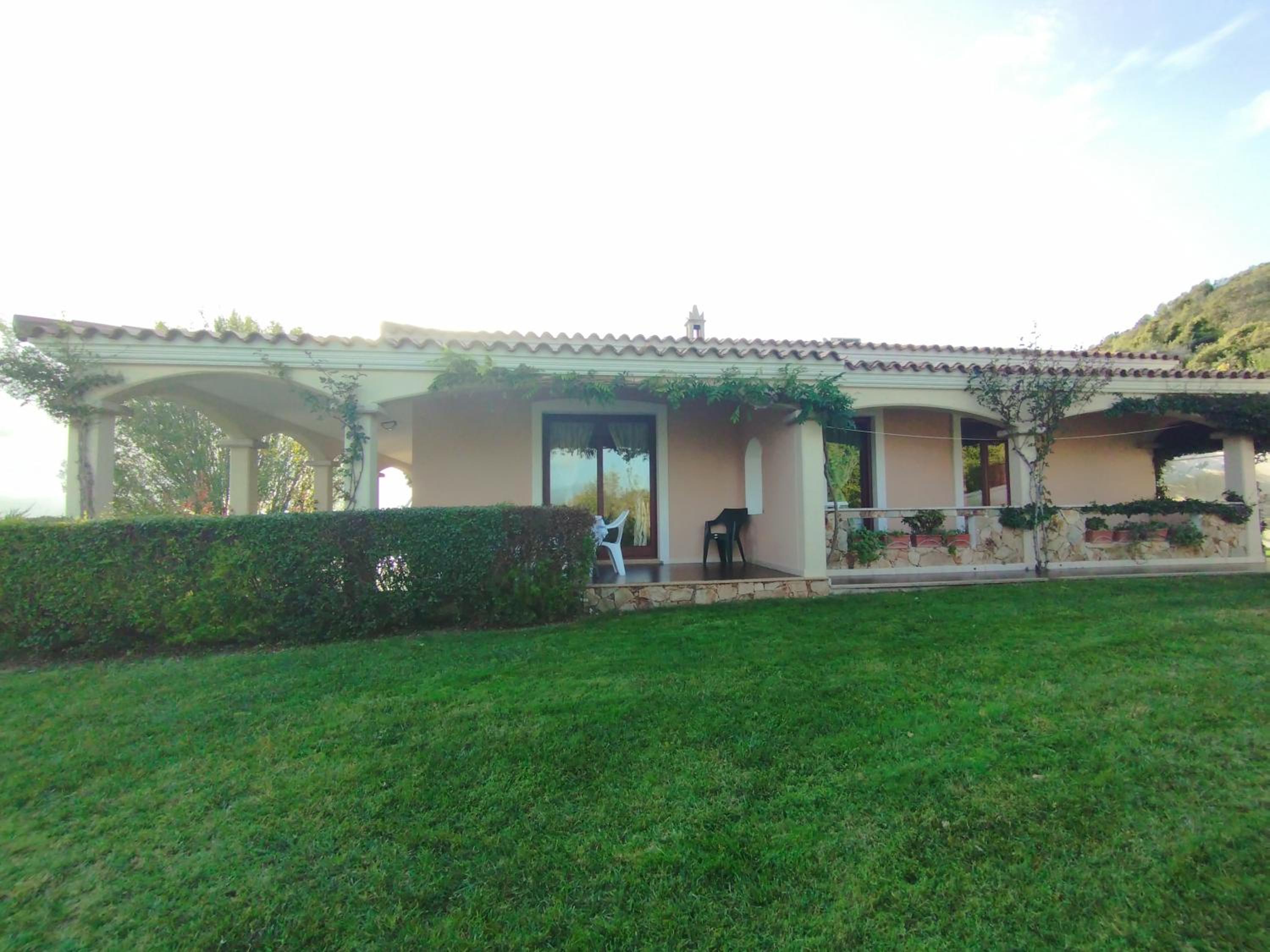 Three-Bedroom House photo 3