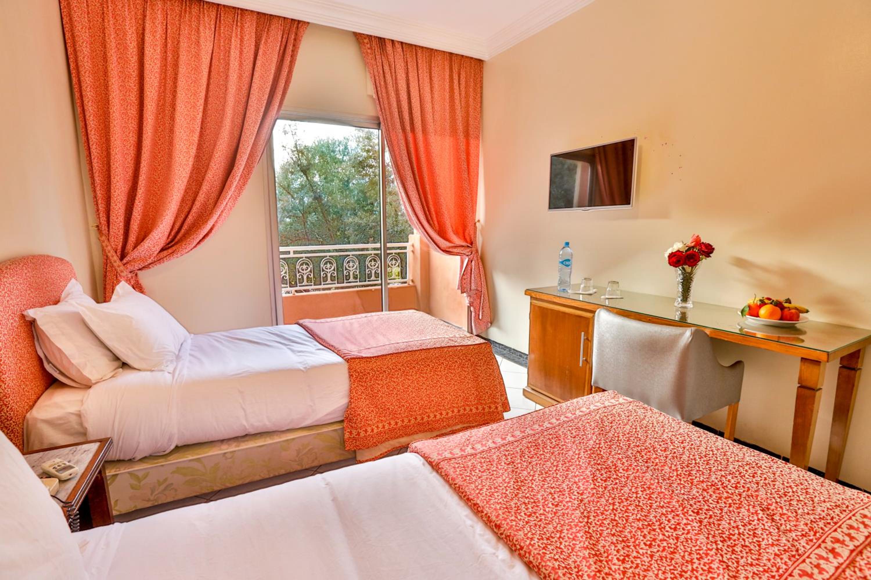 Double or Twin Room with Garden View photo 2