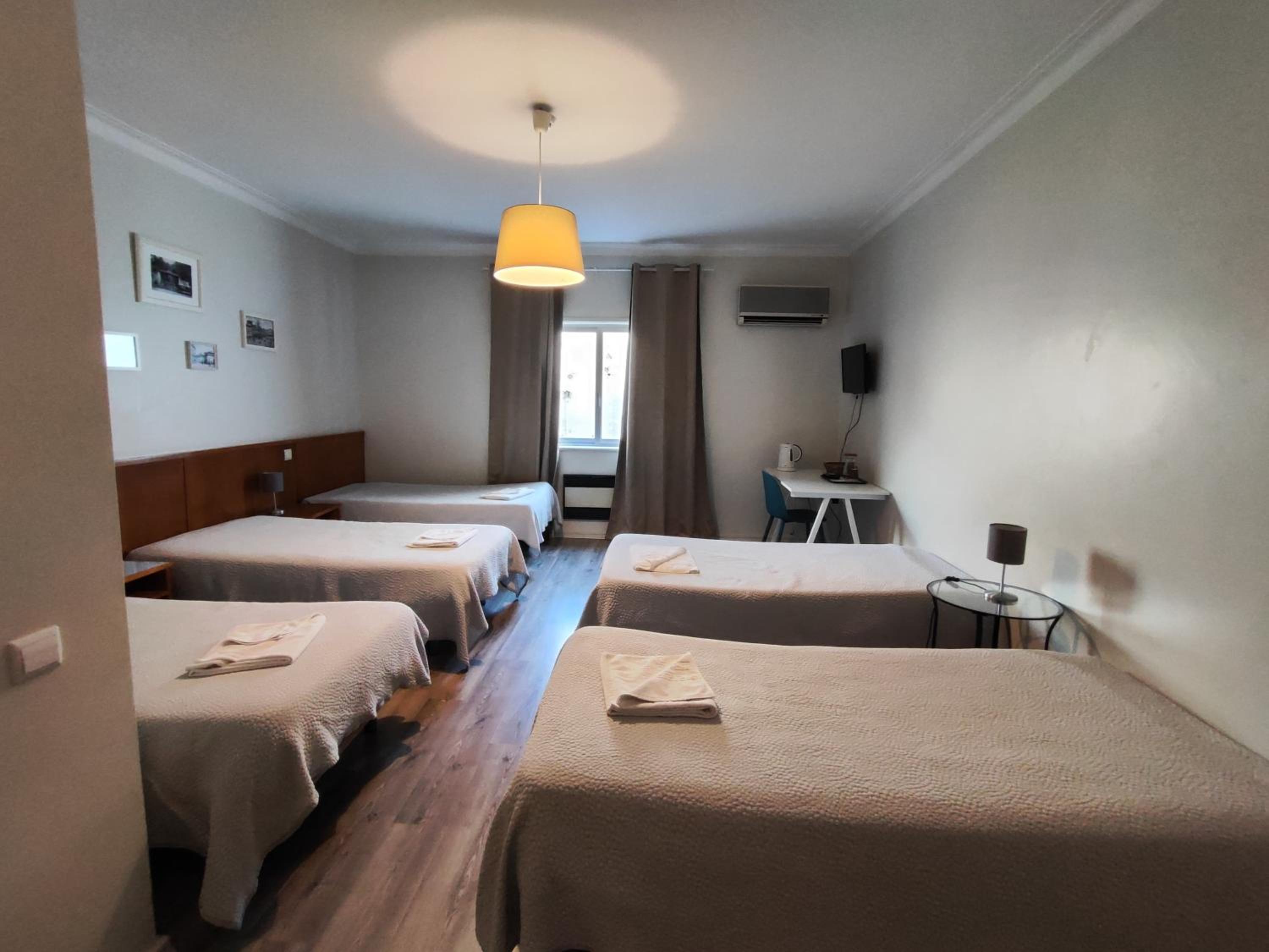 Quintuple Room - Photo 1