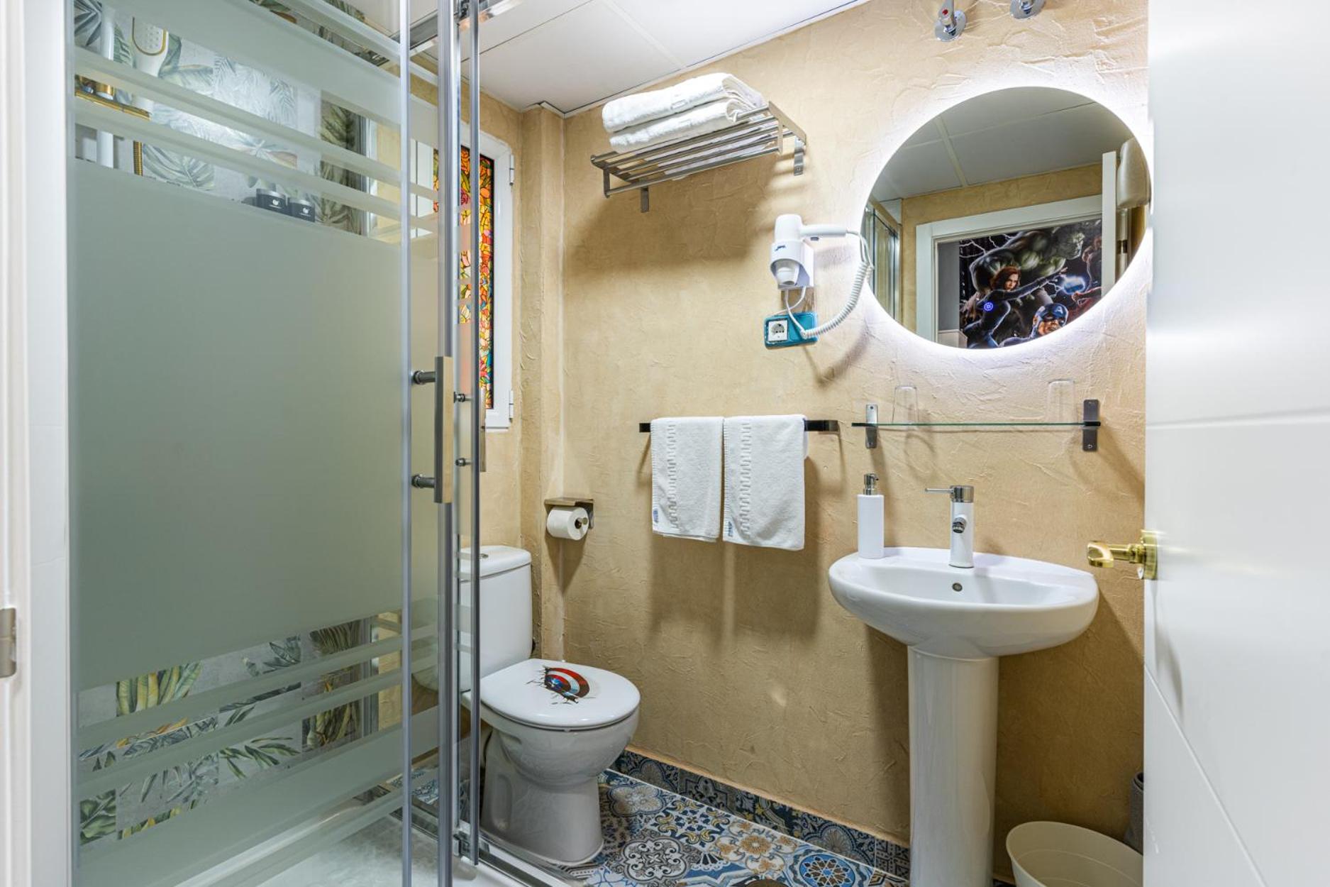 Standard Twin Room - Photo 12