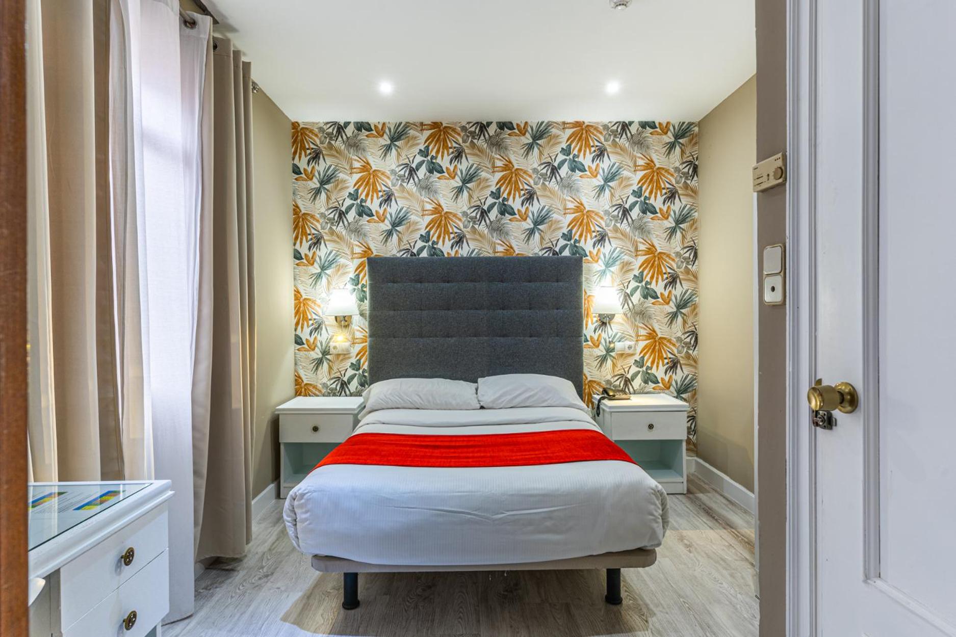 Standard Double Room - Photo 6