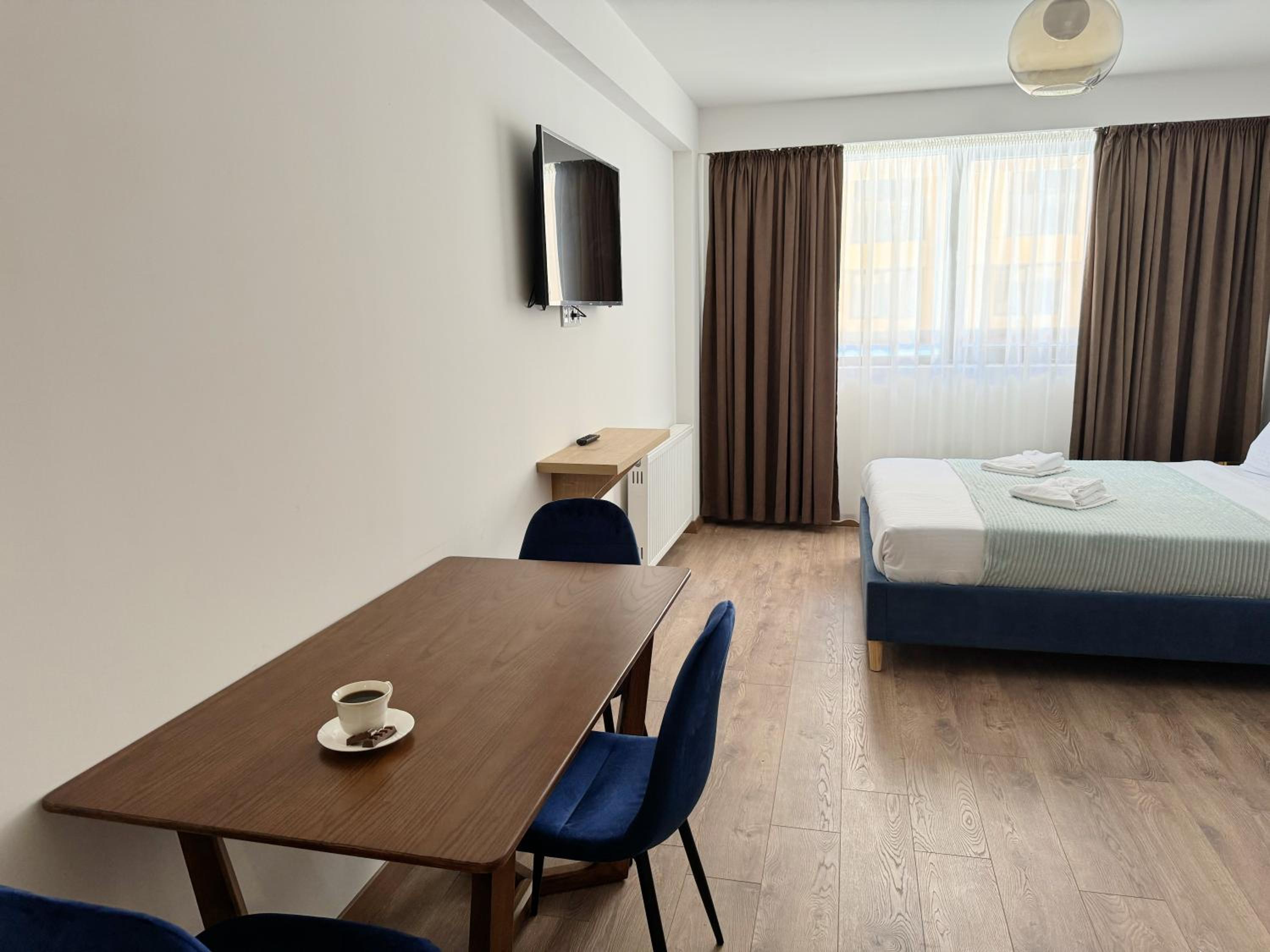 Studio Apartment photo 1