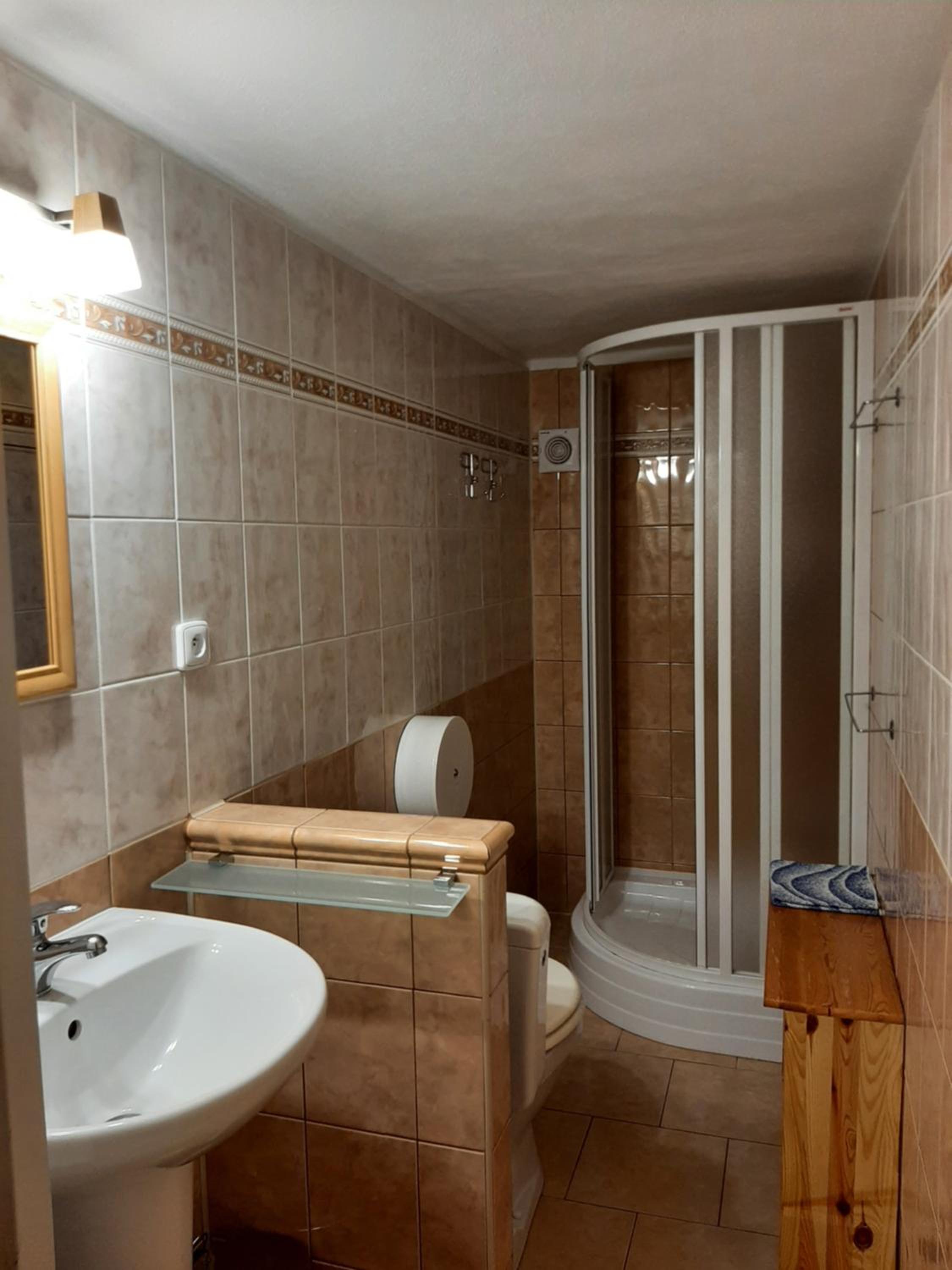Twin Room with Private External Bathroom photo 2