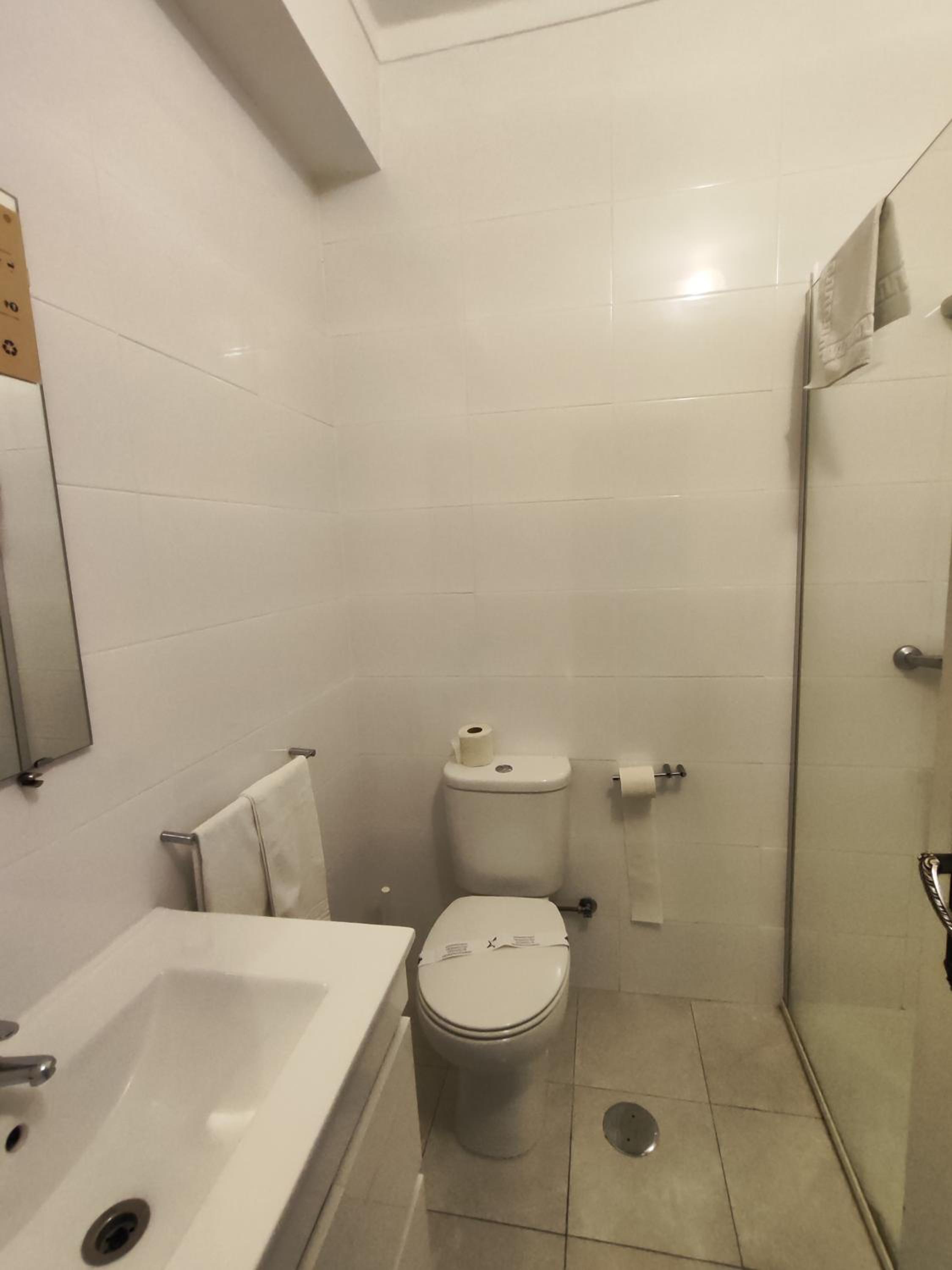Quadruple Room - Photo 7