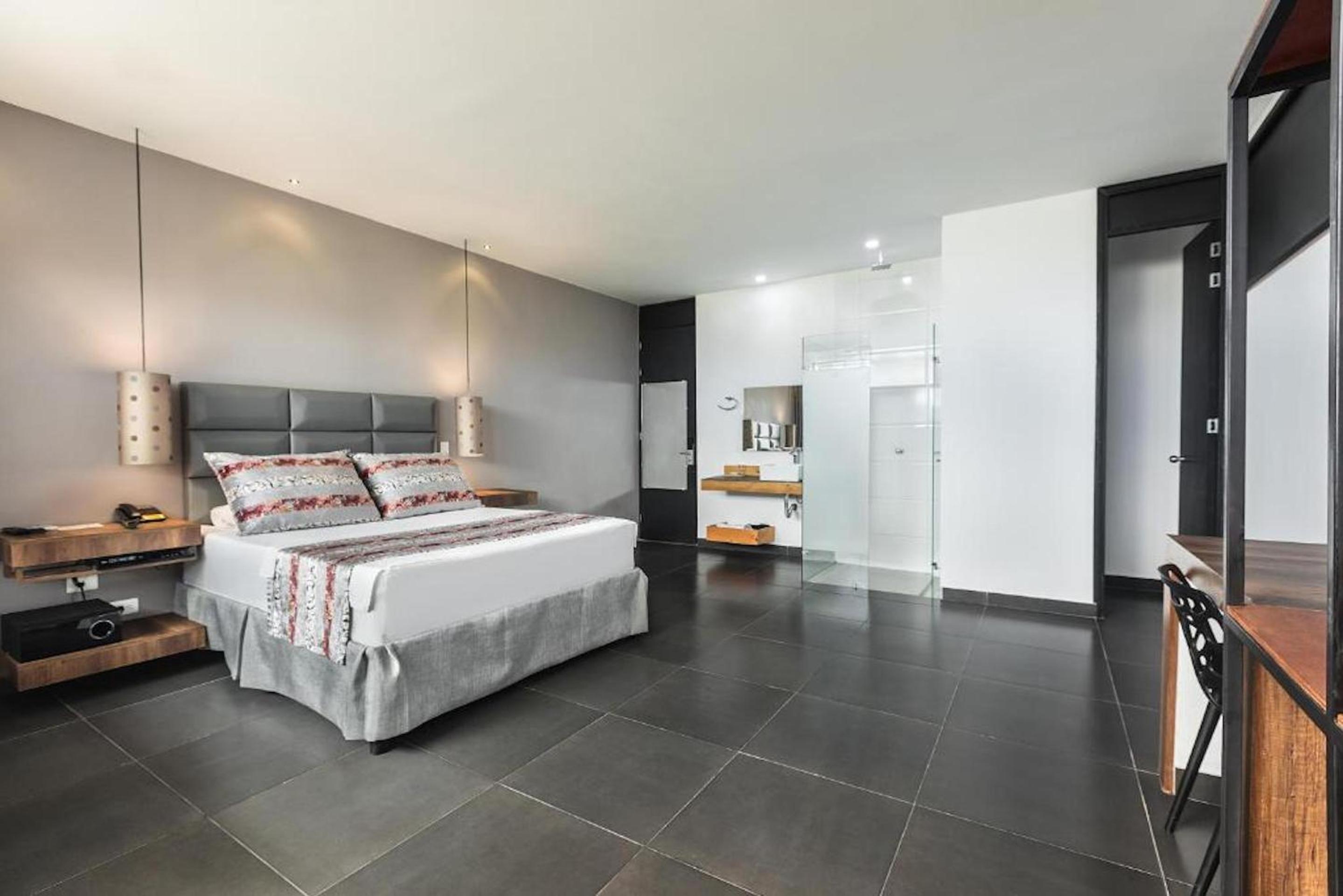 Deluxe Double Room with Bath, photo 7