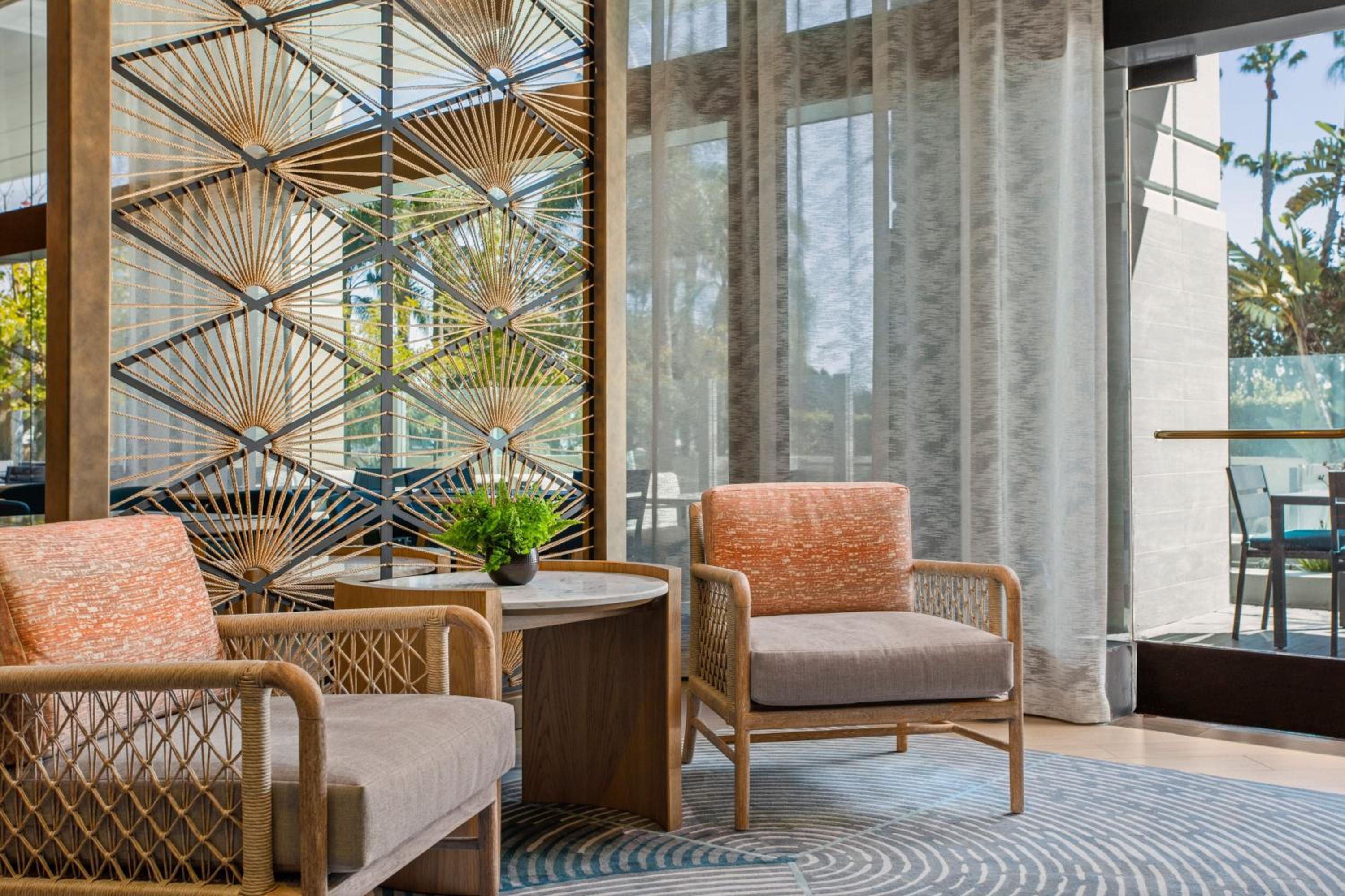 King Room with City View - Concierge Level