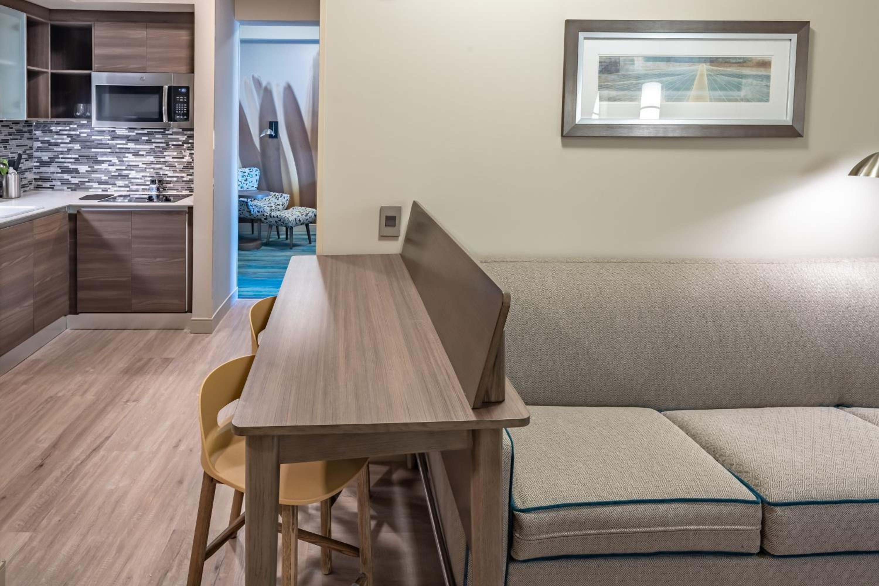 King Suite, Full Kitchen, Executive Suite, 1 King, Sofa bed (Mobility & Hearing Accessible w/ Roll-in Shower)