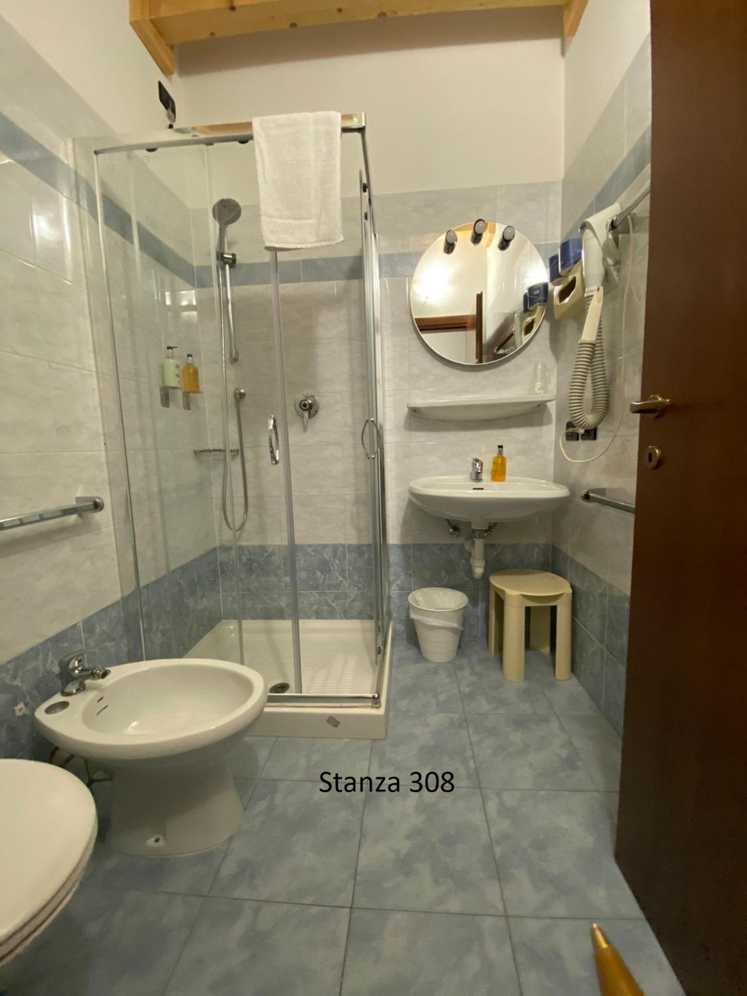 Basic Triple Room - Photo 37