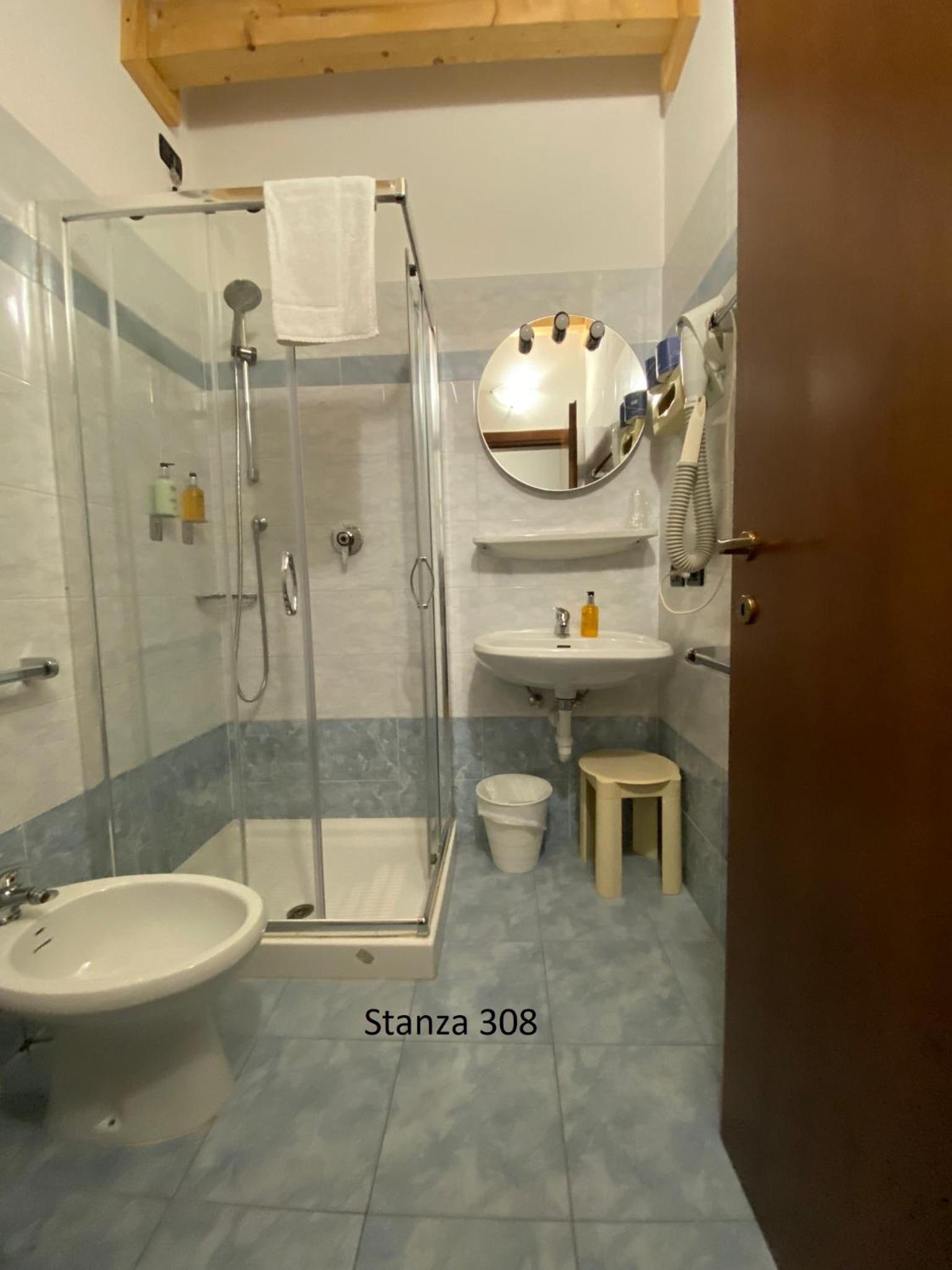 Basic Triple Room - Photo 36