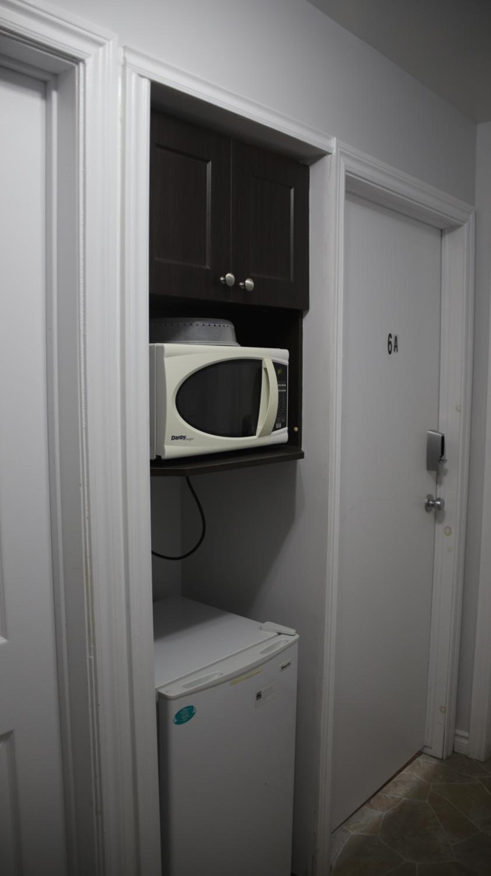 Quadruple Room with Private Bathroom photo 3