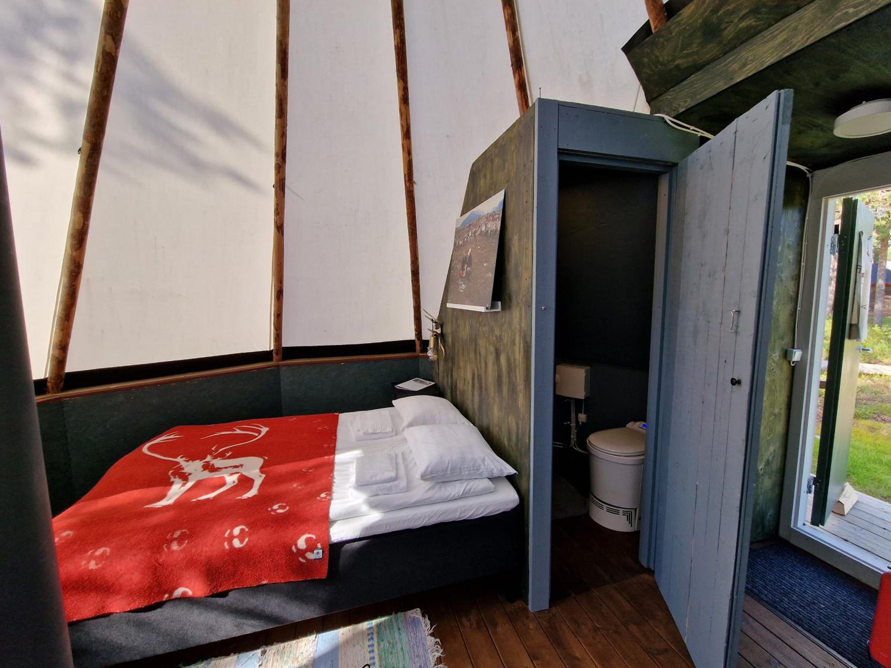 Deluxe Suite - Photo 2