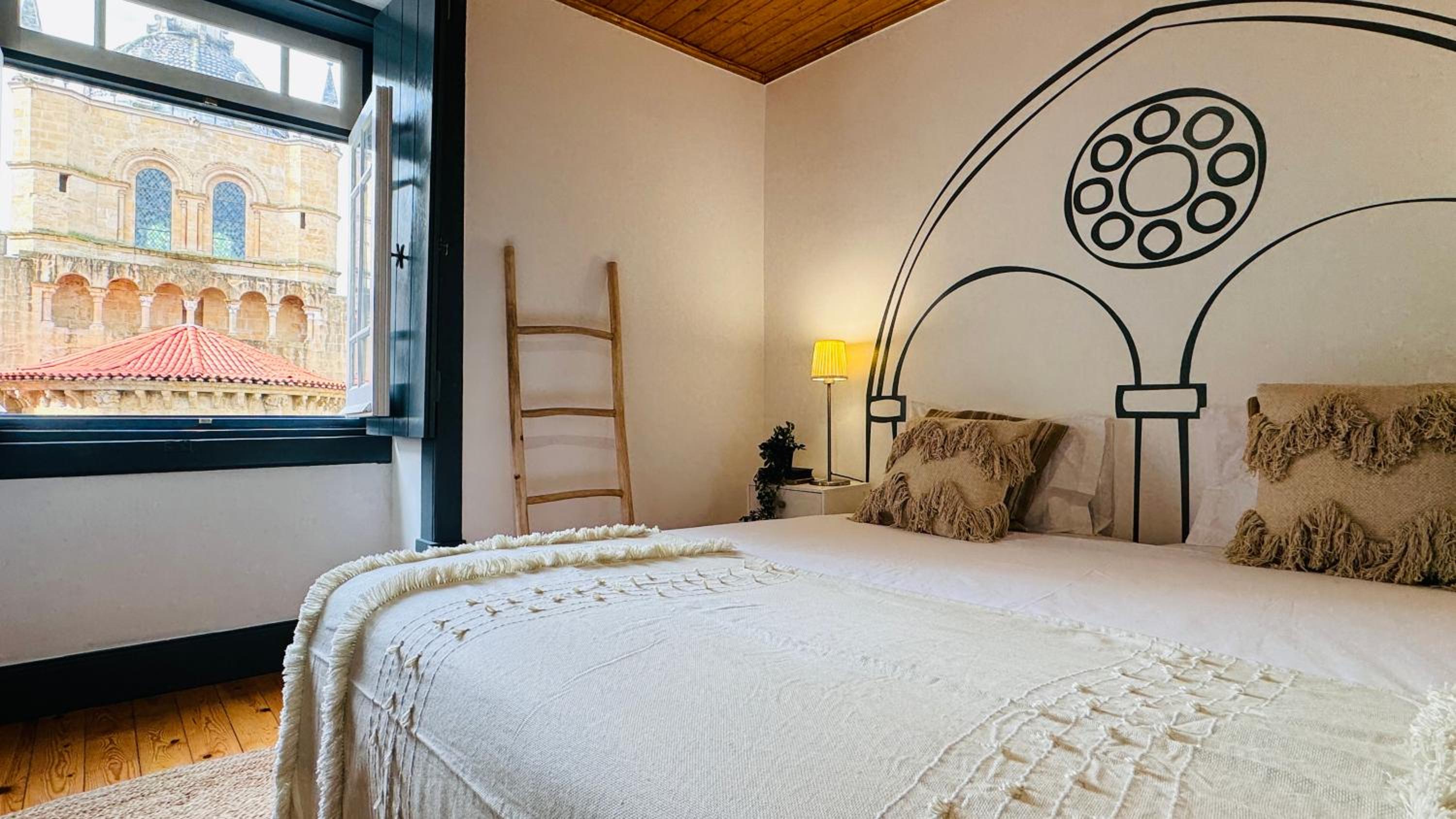 Deluxe Double or Twin Room with City View photo 1