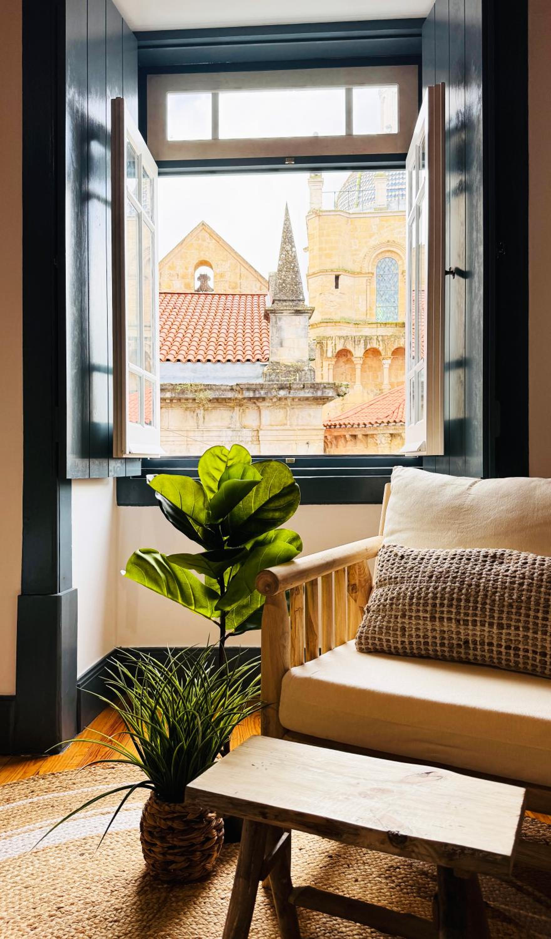 Deluxe Double or Twin Room with City View photo 2