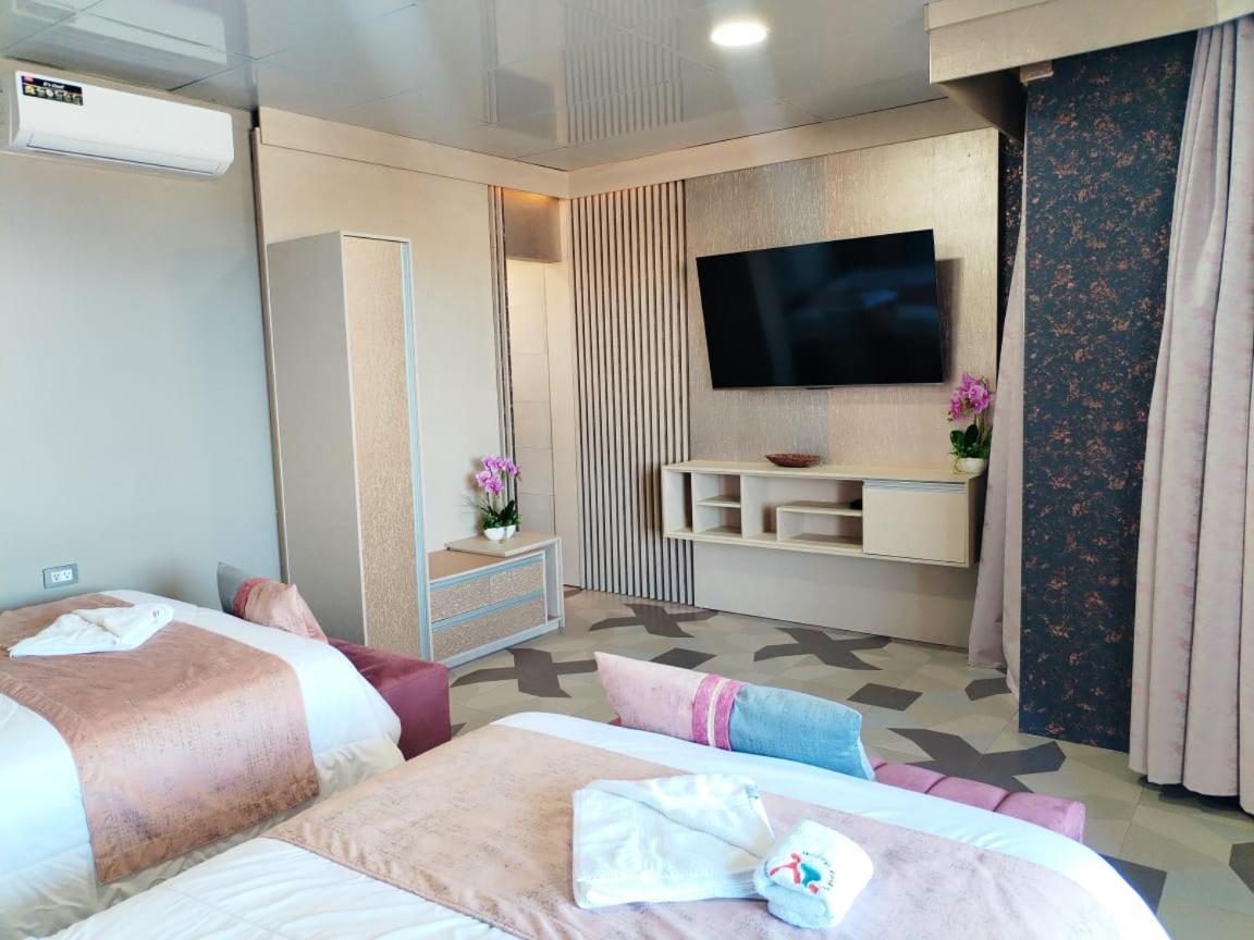 Deluxe Twin Room with Sea View photo 1