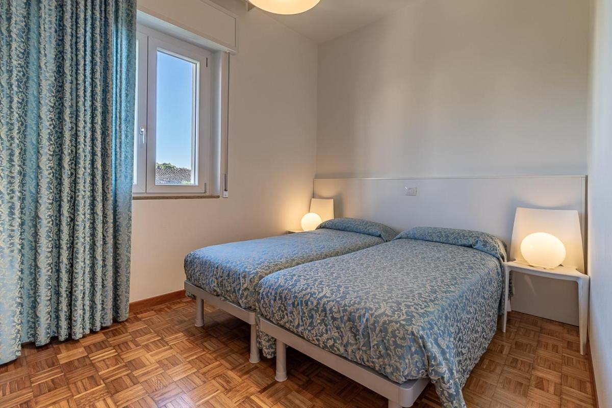 Double or Twin Room with Shared Bathroom photo 2