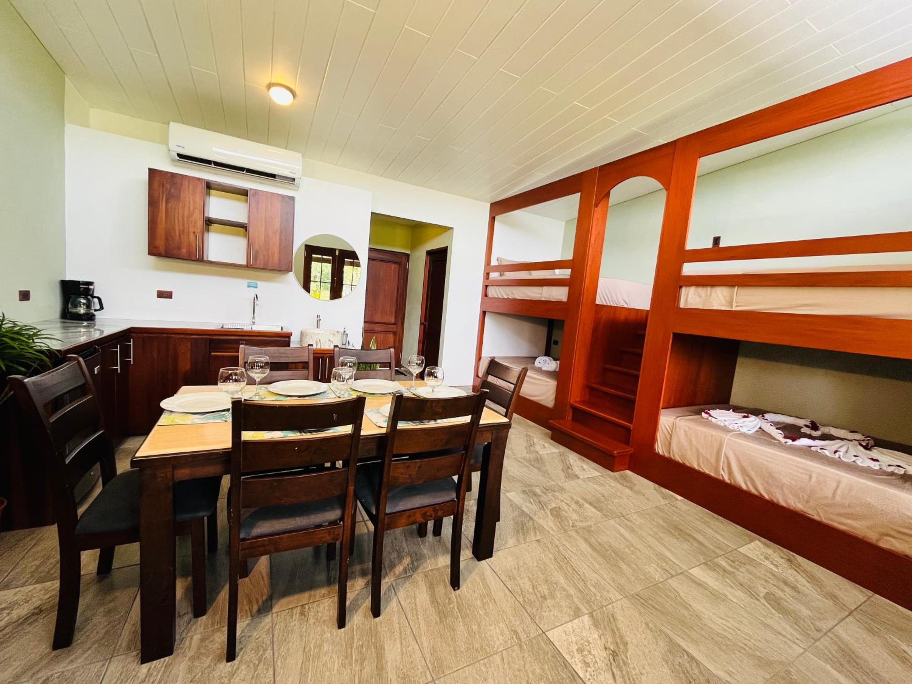 One-Bedroom House photo 1