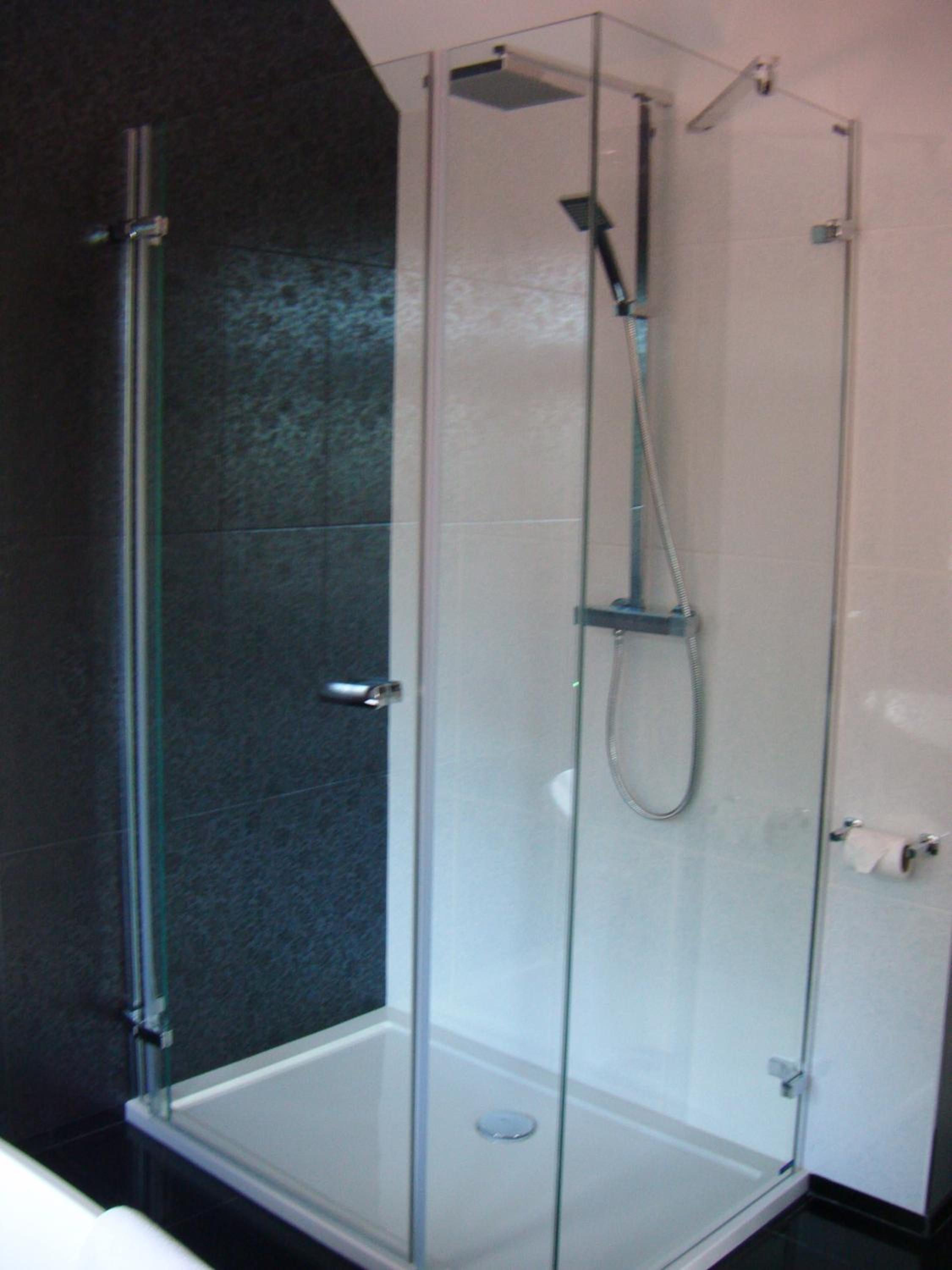 Suite - Photo 3