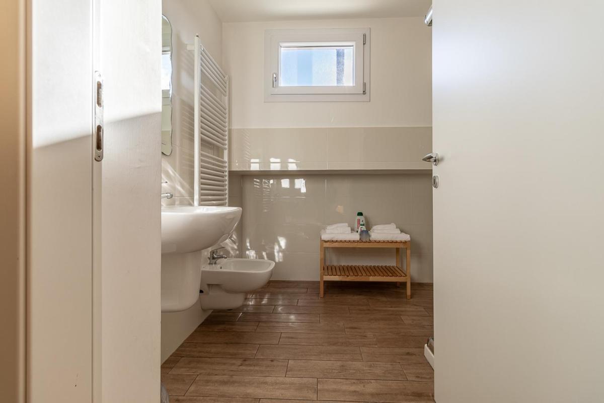 Double Room with Private Bathroom - Photo 5