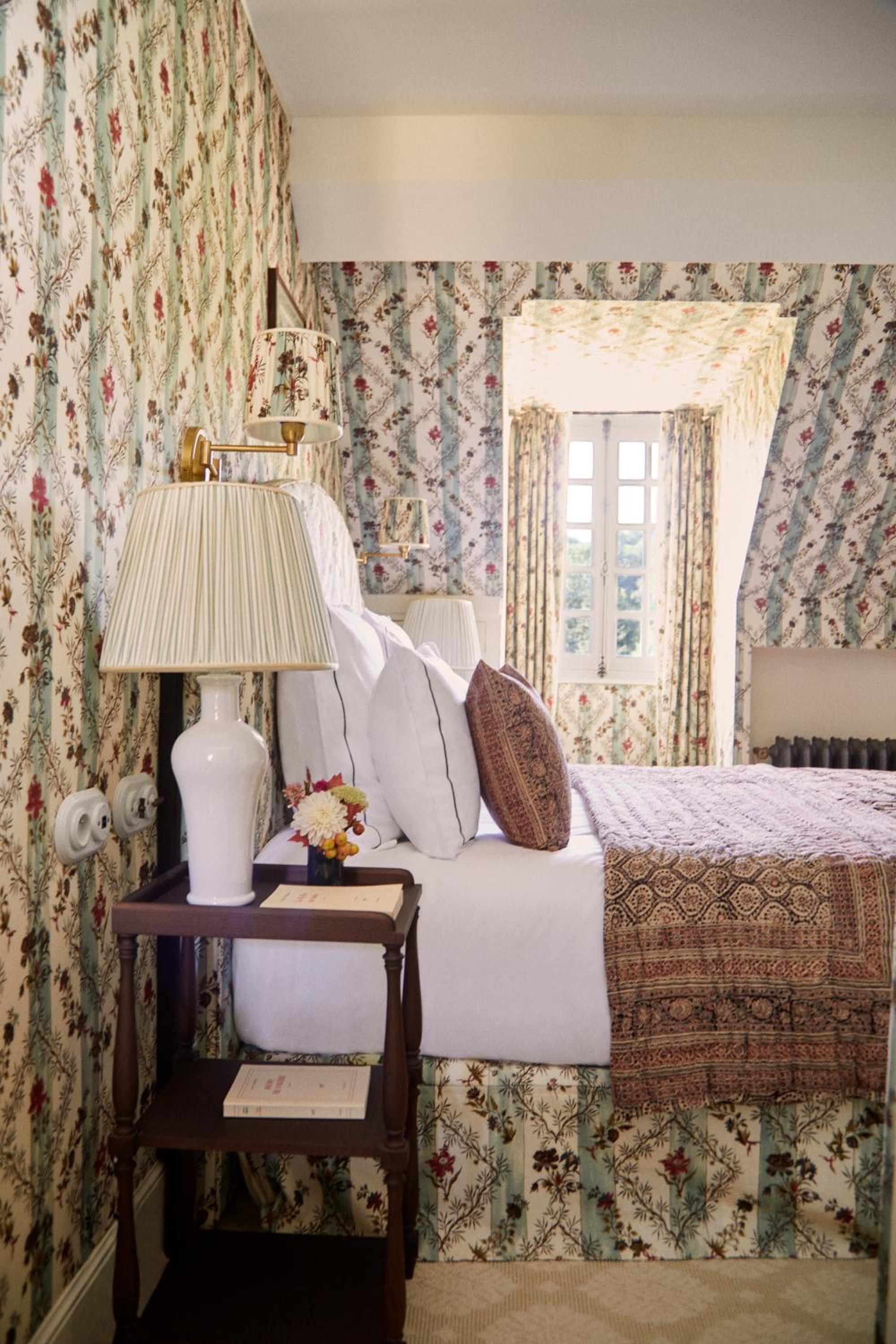 L’ABBAYE – SUPERIOR ROOM, 1 King bed photo 2