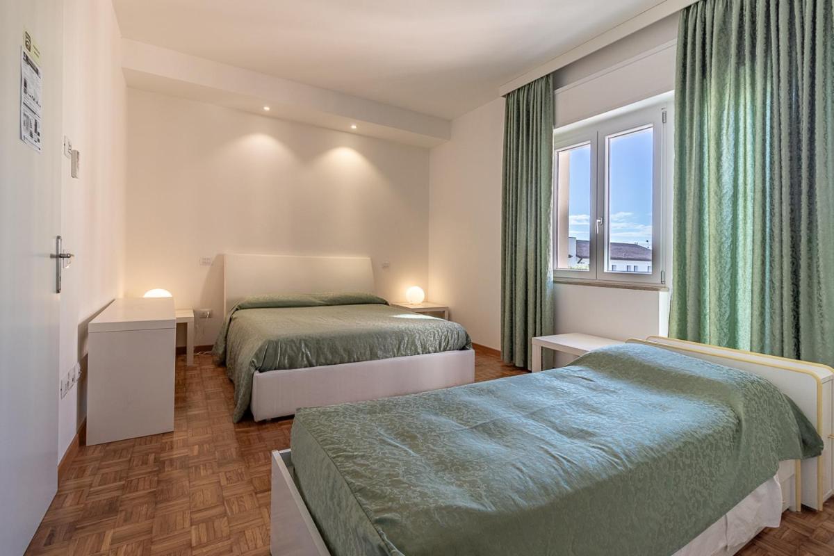 Triple Room with Private External Bathroom - Photo 1