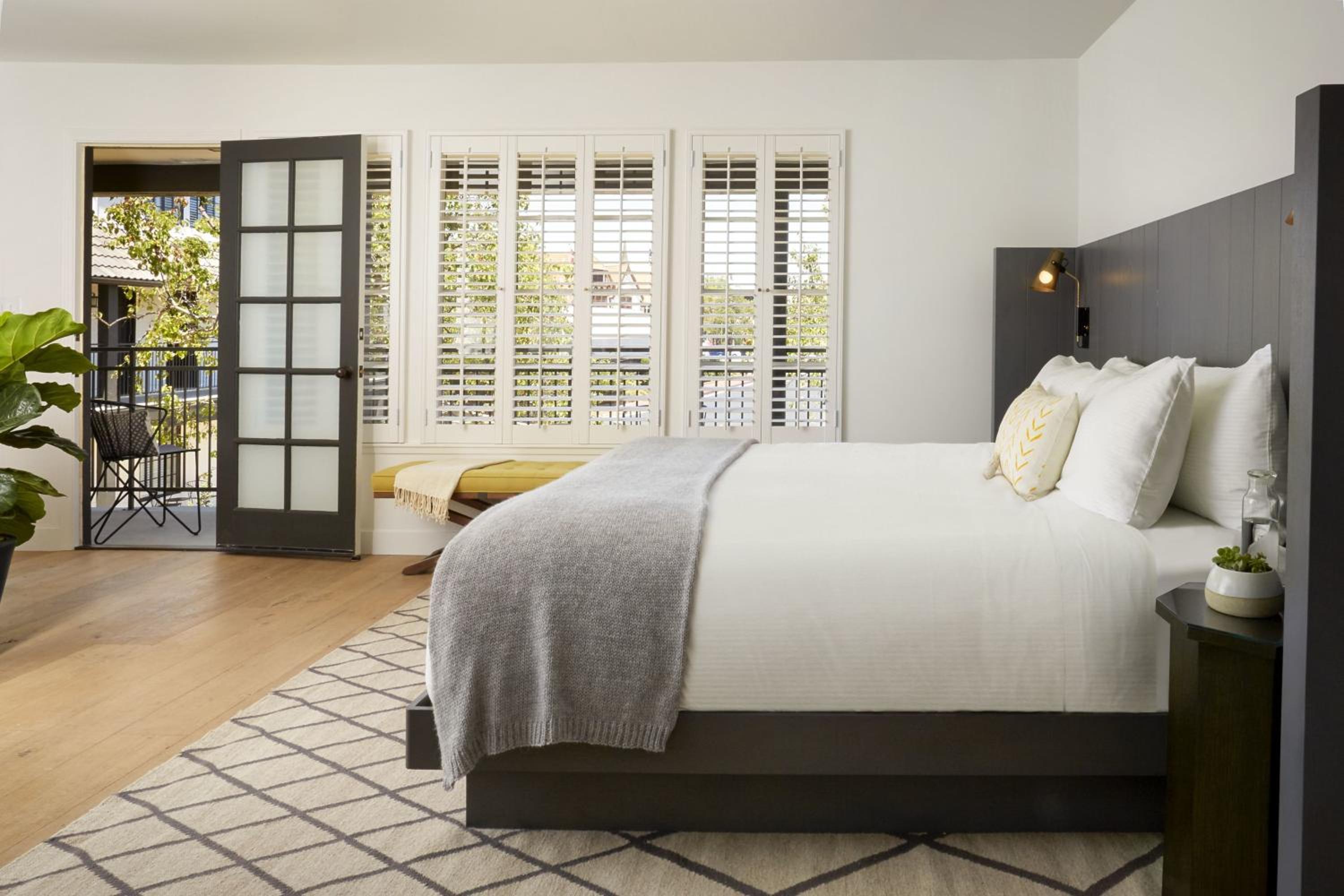 Deluxe Single Room with Balcony