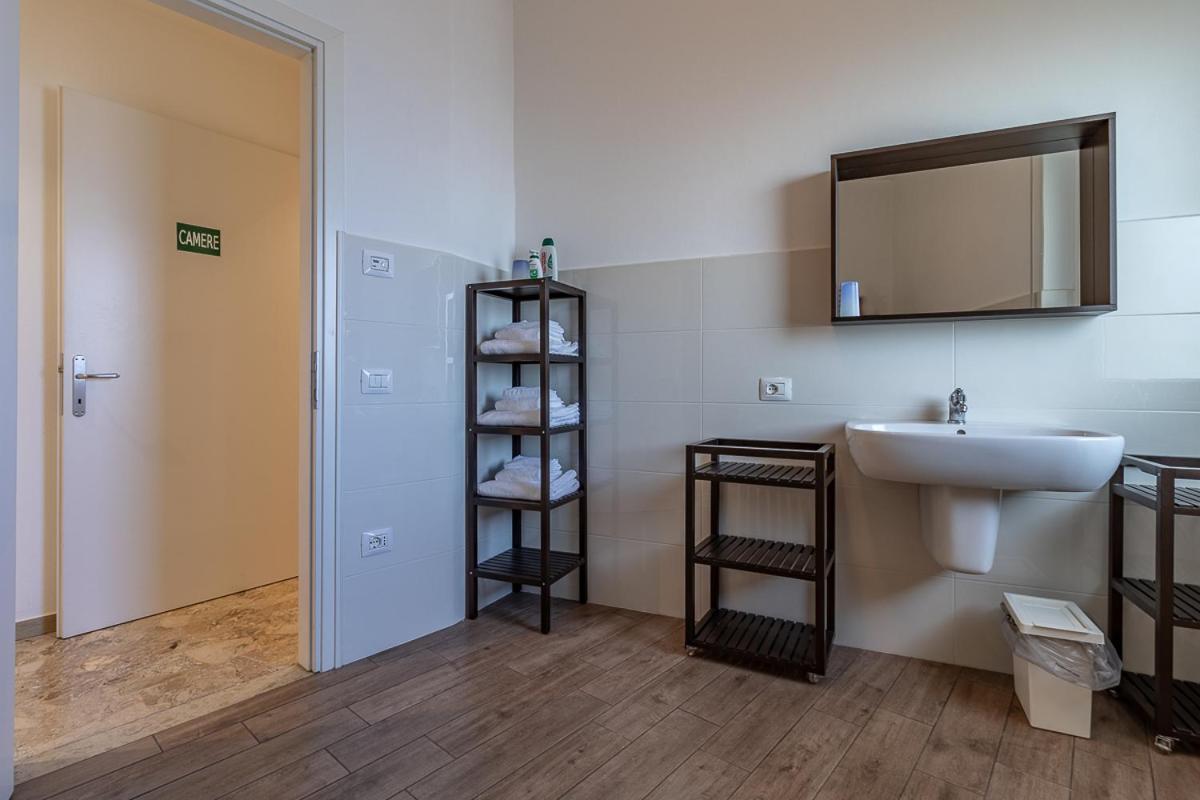 Triple Room with Private External Bathroom - Photo 5