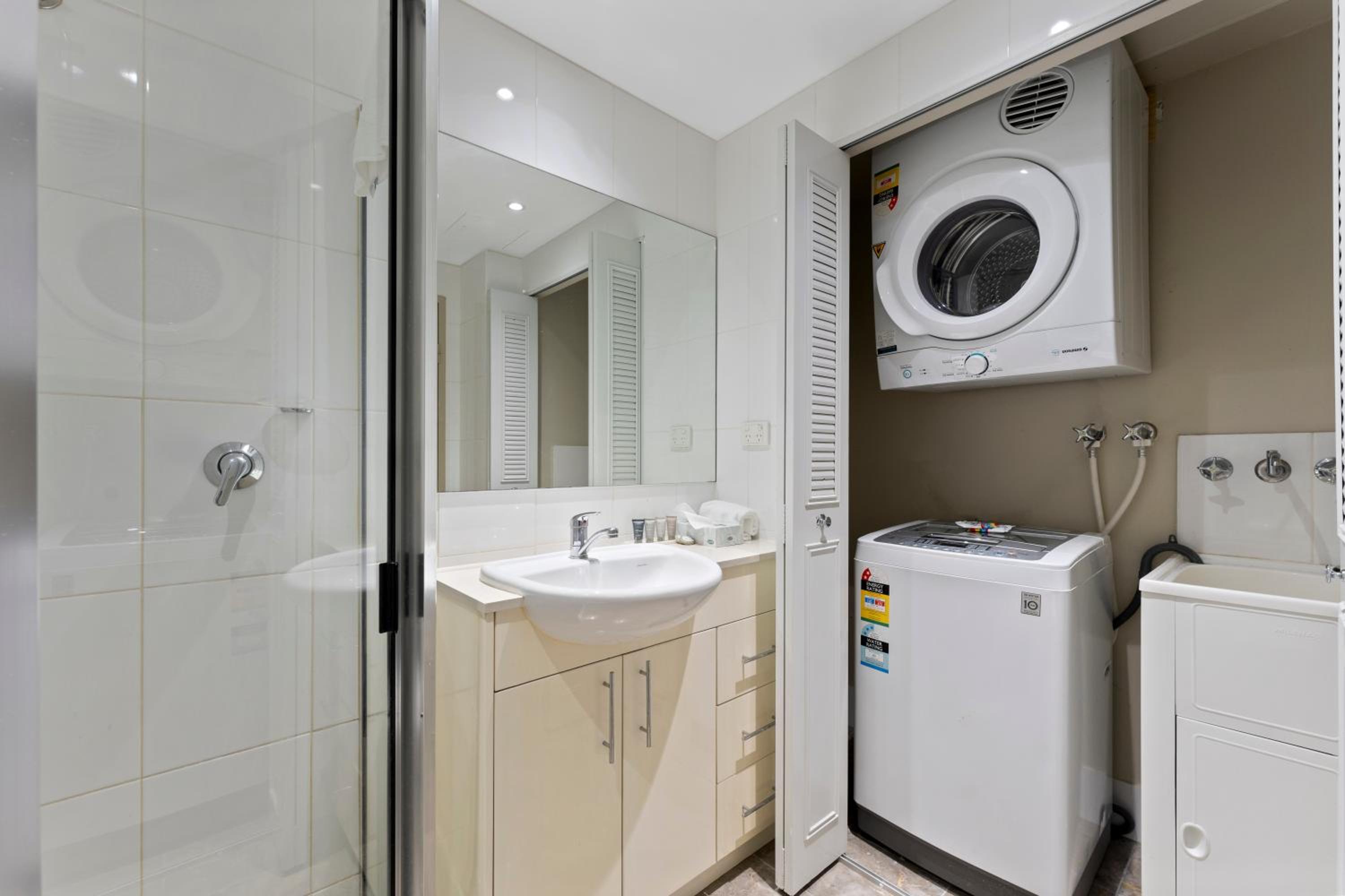 One Bedroom Apartment (Daily Housekeeping)