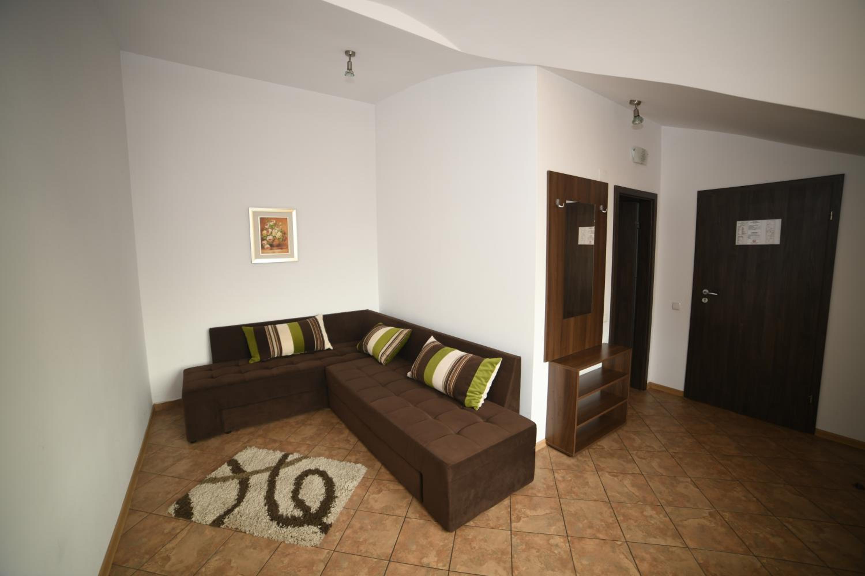 King Studio with Sofa Bed - Photo 4
