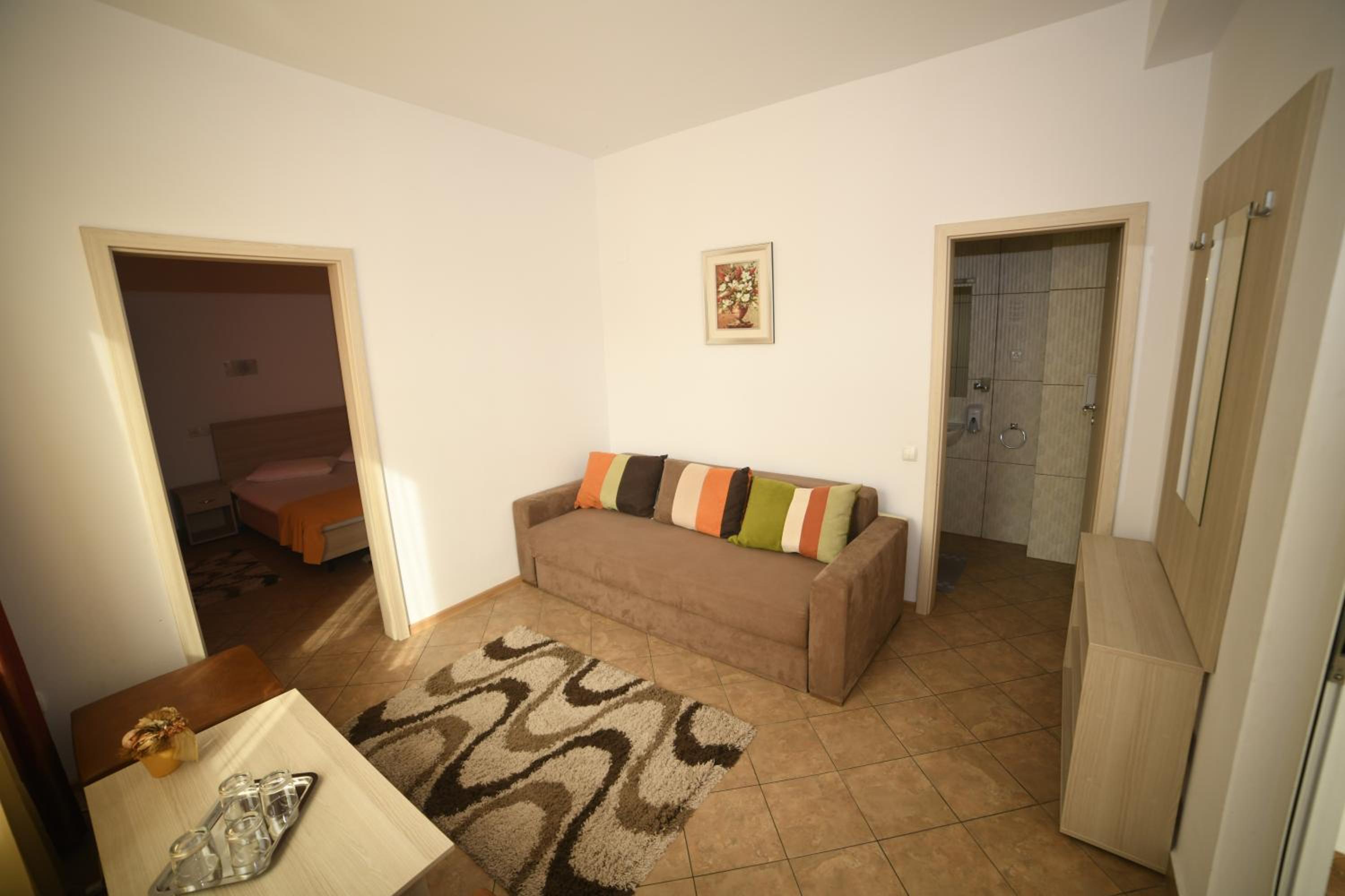 King Studio with Sofa Bed - Photo 2